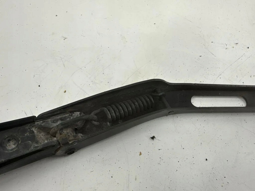Mercedes A2038202544 Scheibenwischerarm image 3