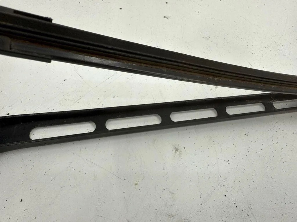 Mercedes A2038202544 Scheibenwischerarm image 7