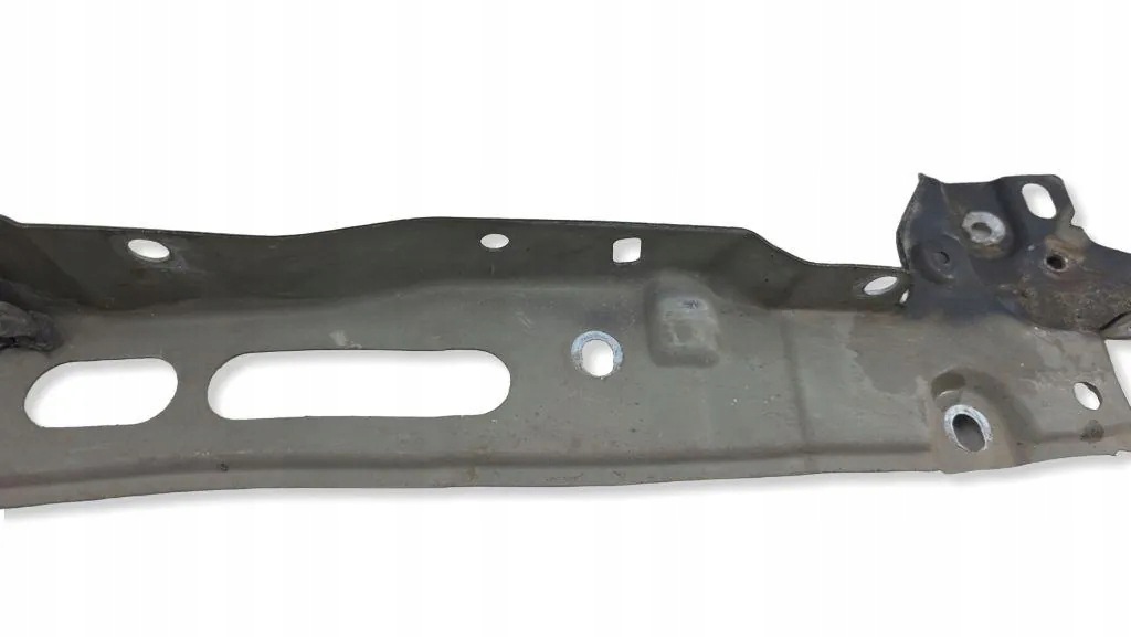 Renault Fender Bracket 8200268140 Used image 8