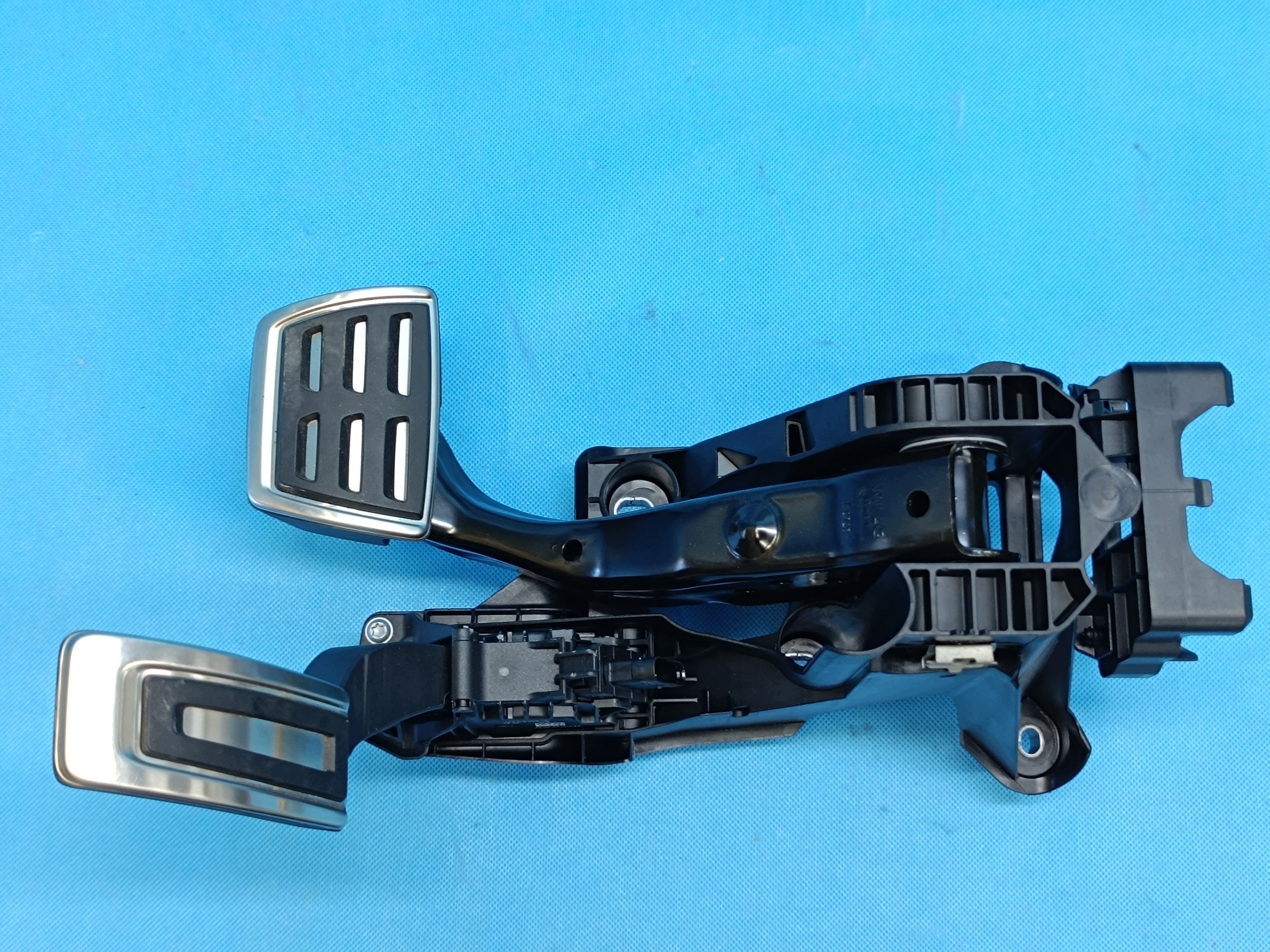 Support pédale accélérateur Skoda Octavia IV VRS image 7