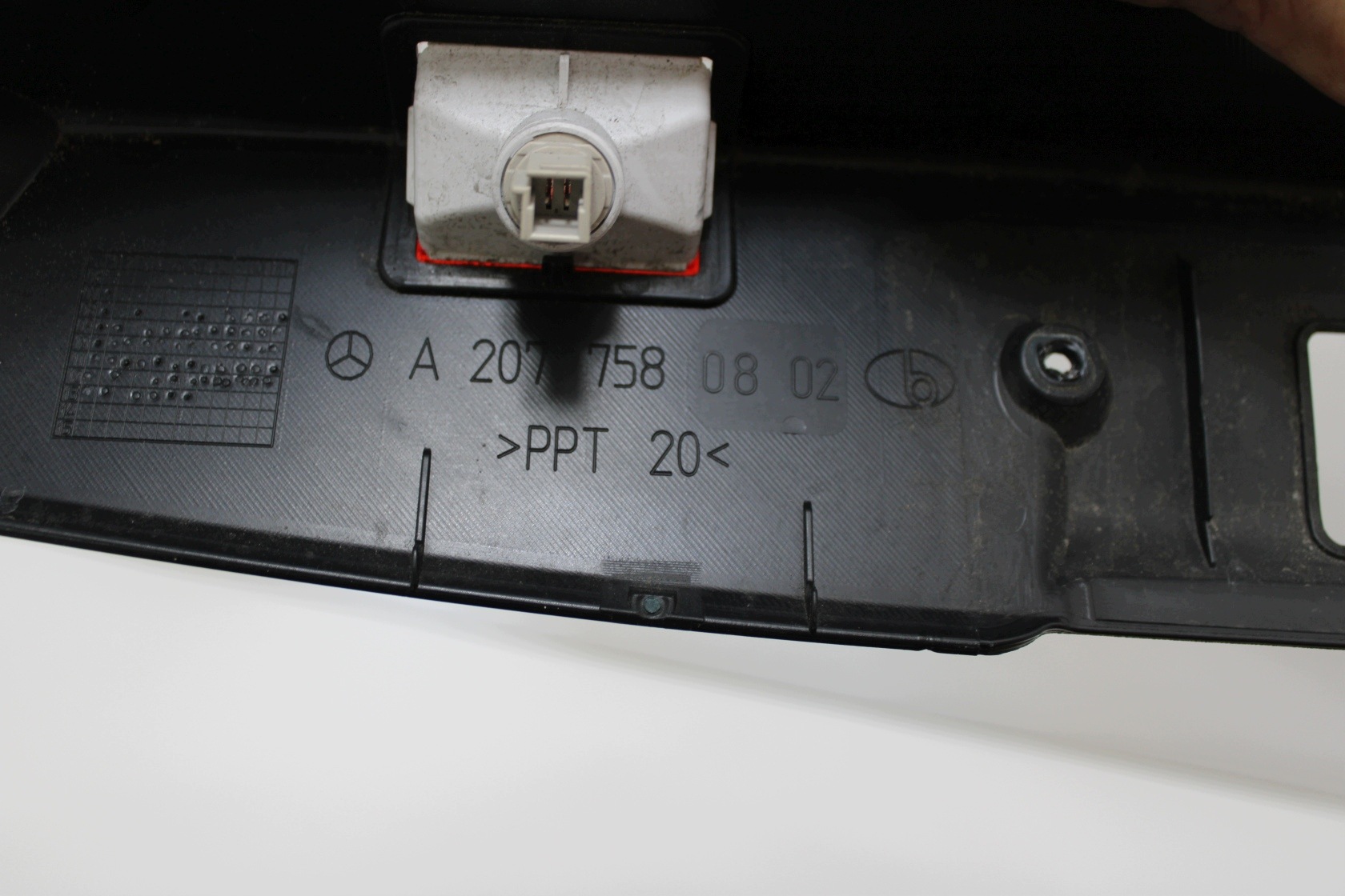 Cache serrure coffre Mercedes W207 C207 A2077580802 image 5