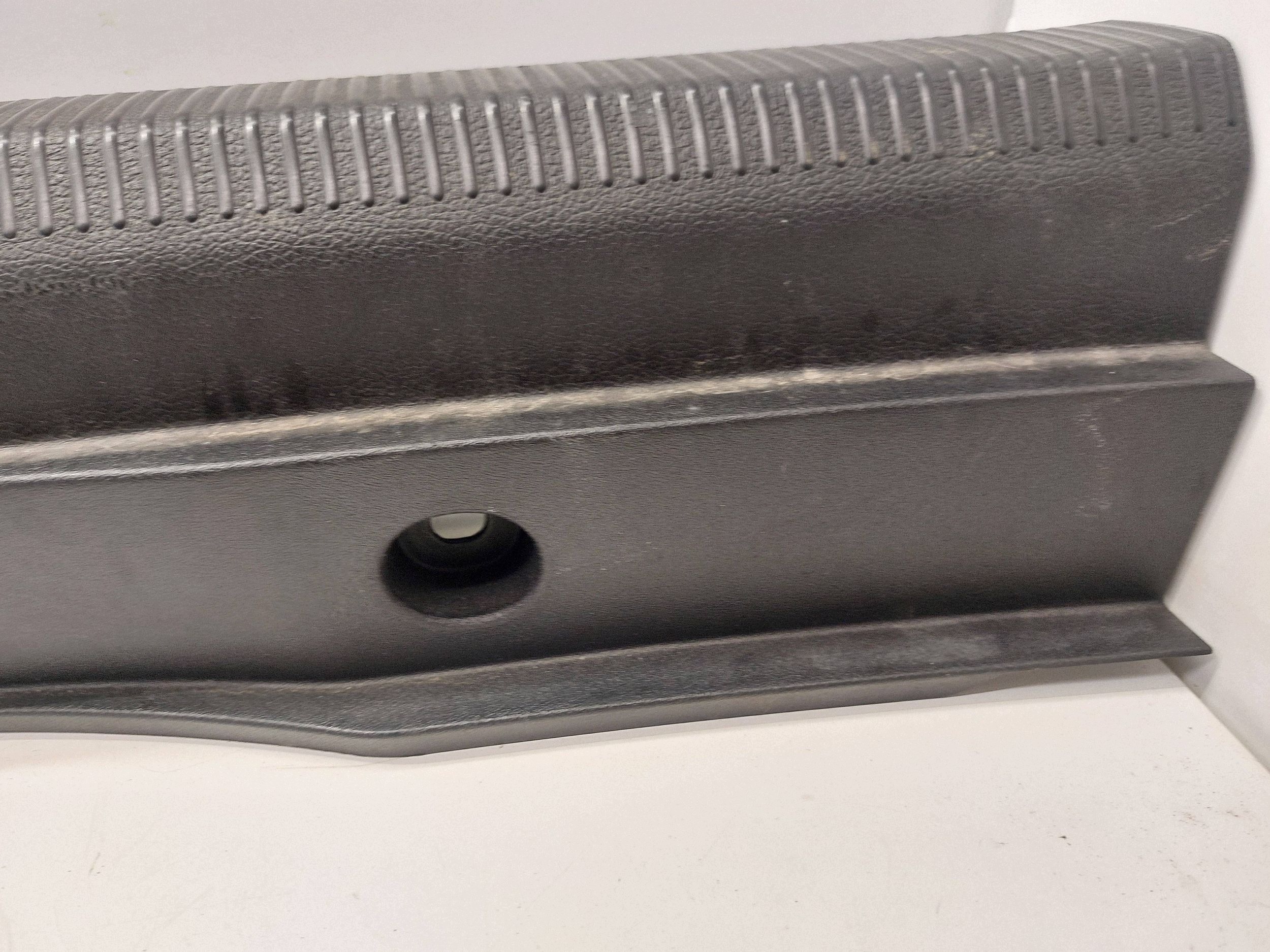 Cubrepaso Maletero Trasero VW Golf V 1K9862459A image 3