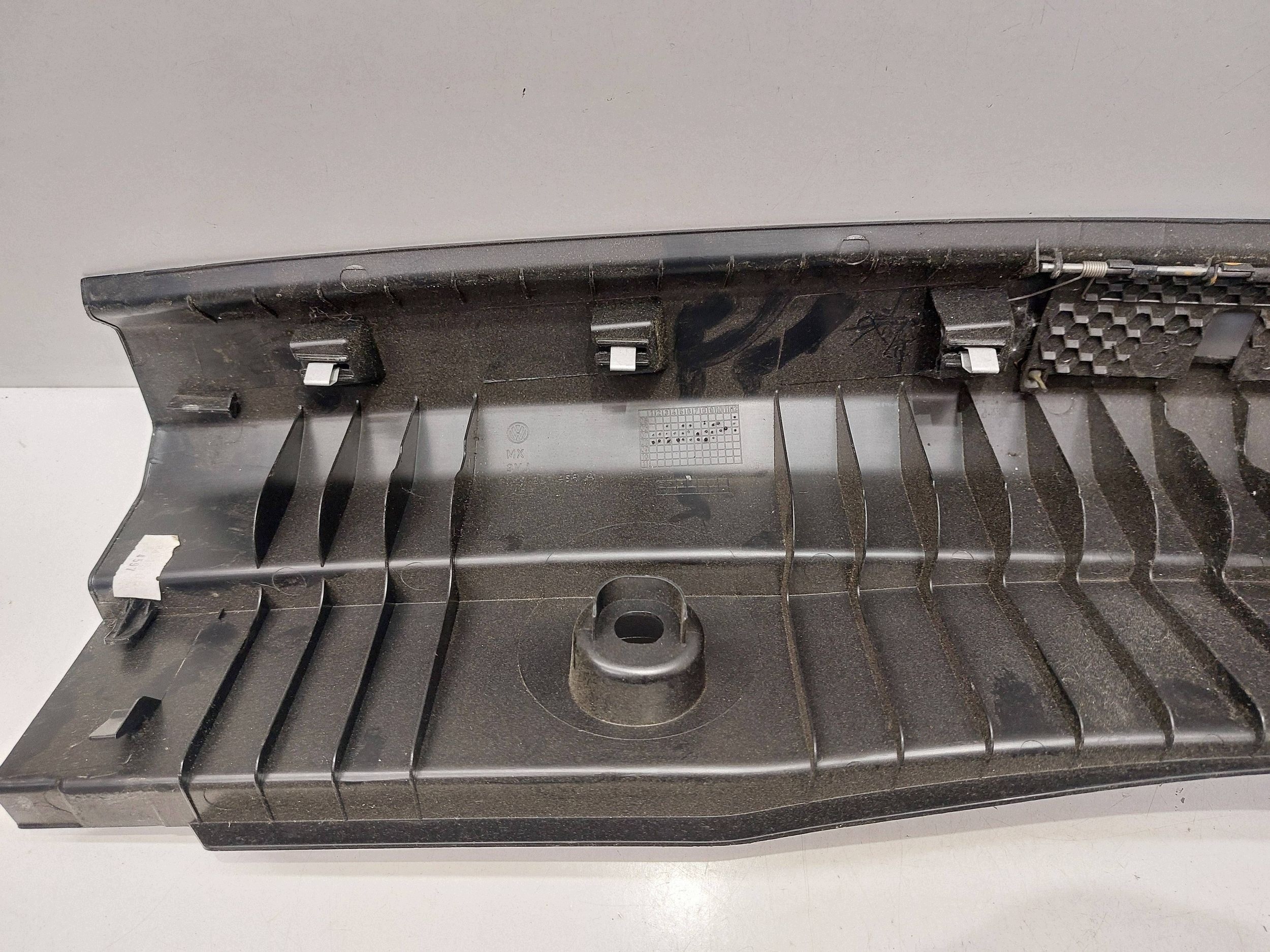 Cubrepaso Maletero Trasero VW Golf V 1K9862459A image 5