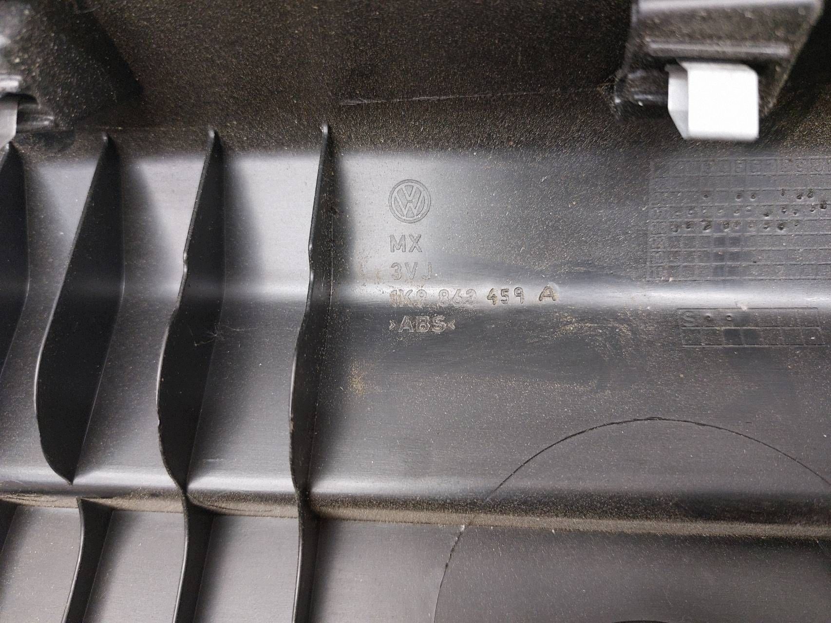 Cubrepaso Maletero Trasero VW Golf V 1K9862459A image 7