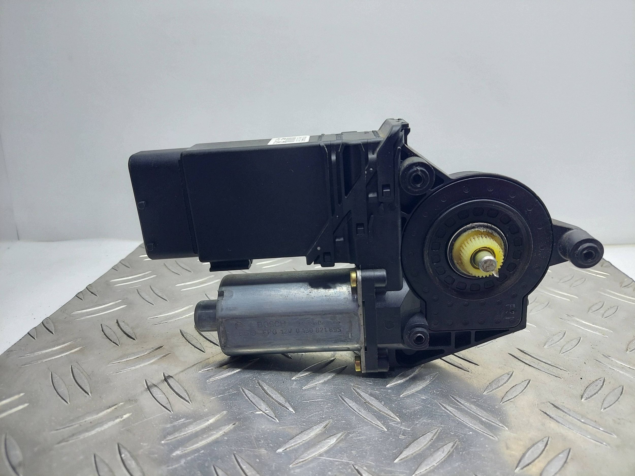 Motor de Vidro Esquerdo Dianteiro VW Passat B5 FL image 4