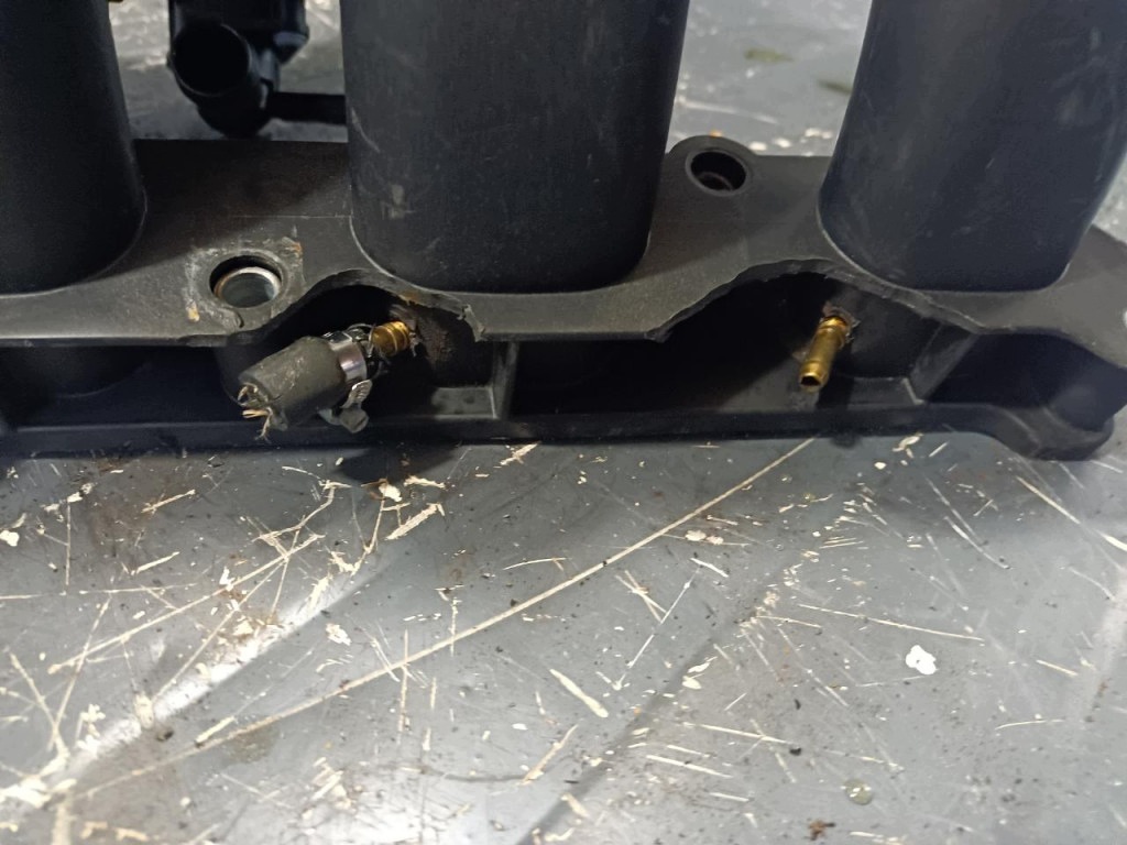 Collecteur d'admission BMW E90 2.5 N52B25A image 4