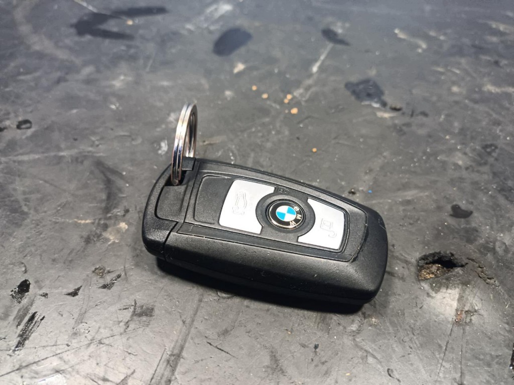 Llave BMW X3 F25 Código W-31822- image 3