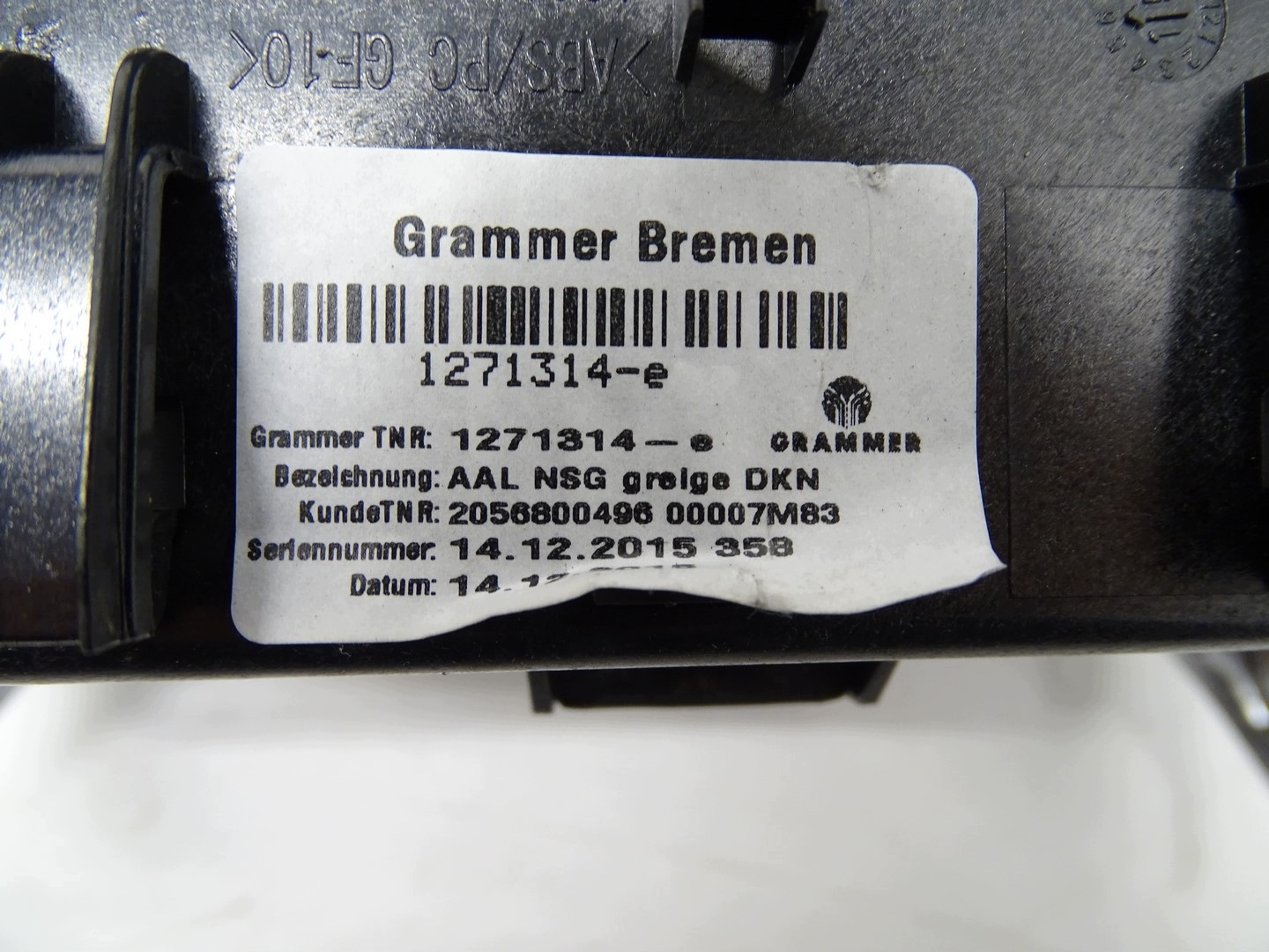 Mittelarmlehne Mercedes C-Klasse W205 2056800496 image 9