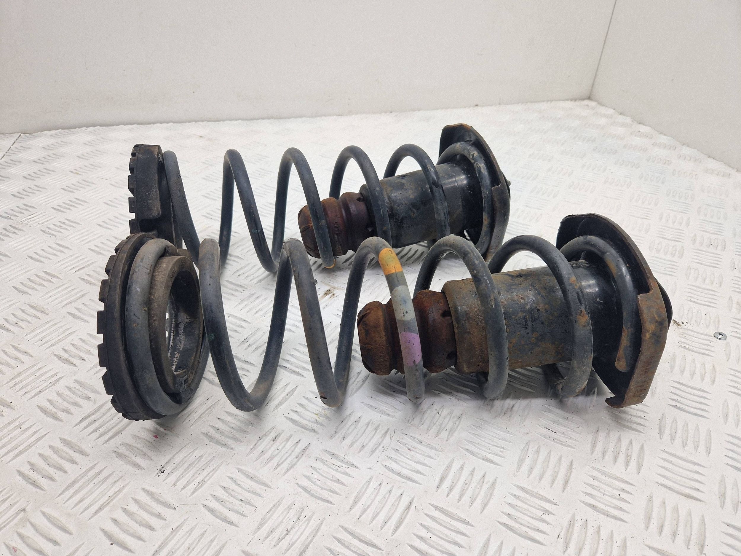 Molla posteriore Volvo S60 UVY61681 image 3