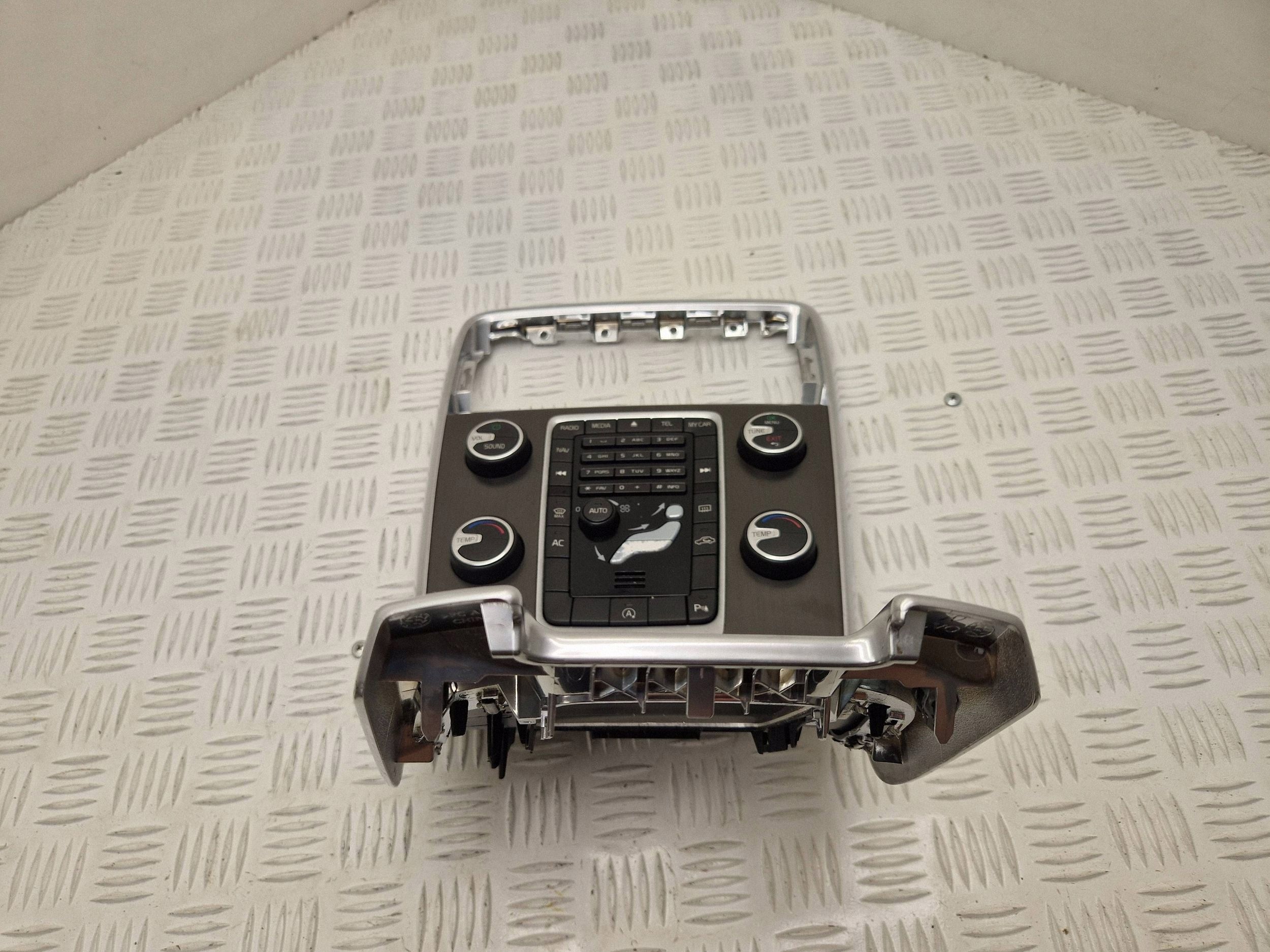 Panneau de climatisation Volvo V60 2012 (OEM 8632427) image 4