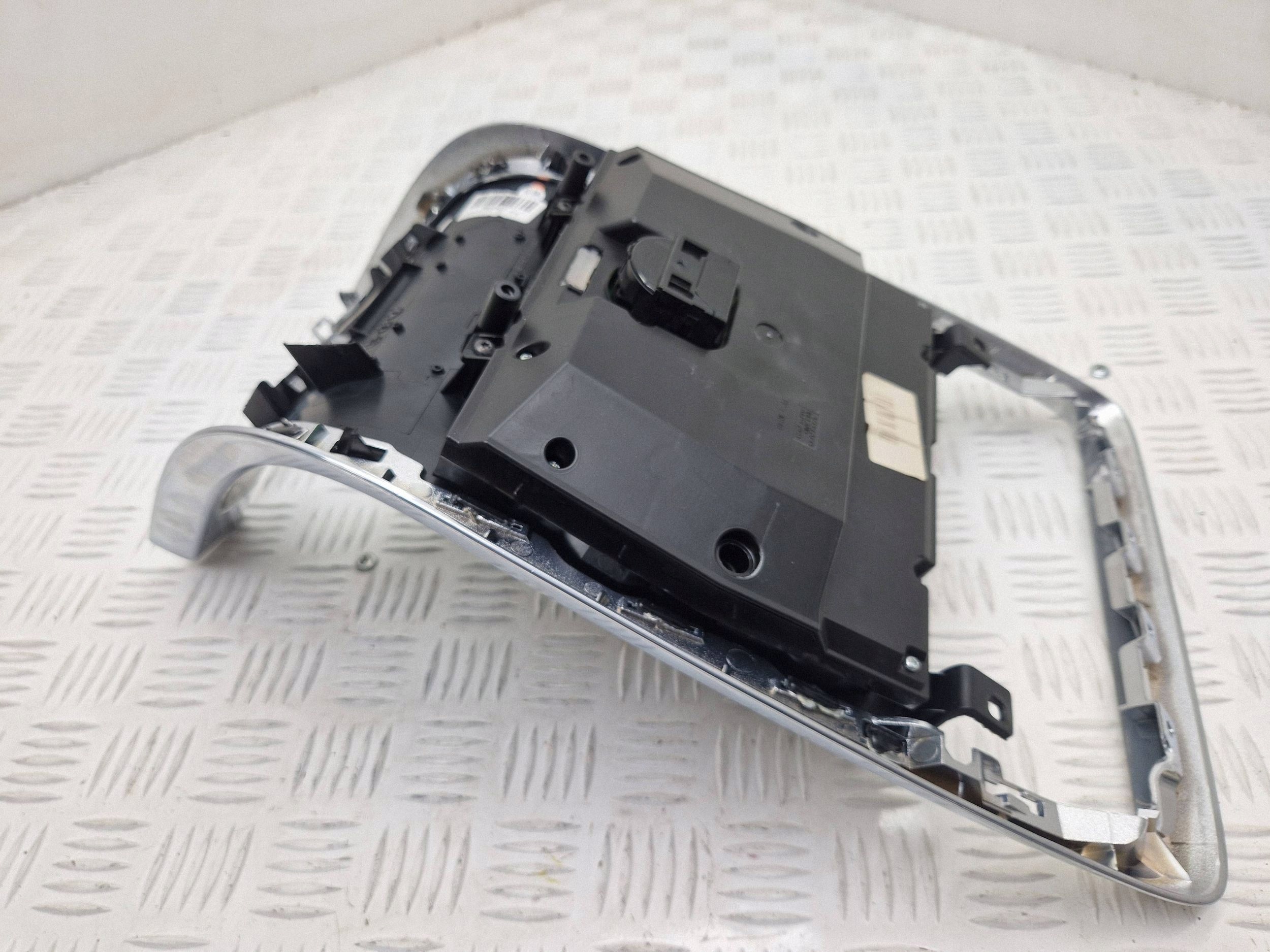 Panneau de climatisation Volvo V60 2012 (OEM 8632427) image 9