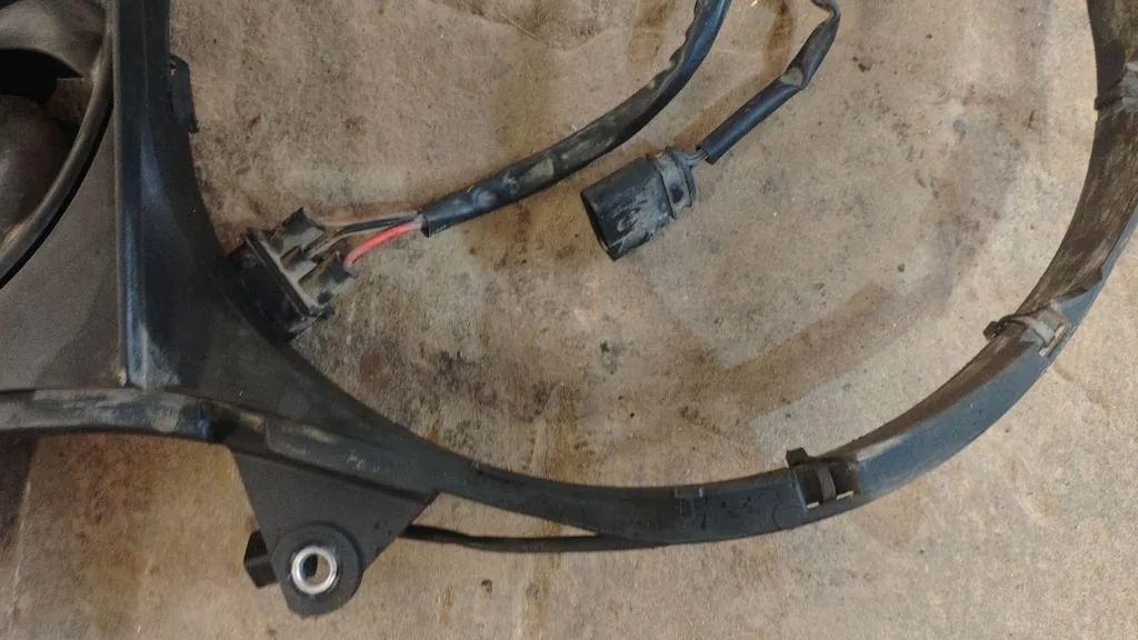 Audi A4 B6 Radiateurventilator 2.5 TDI 120kW 2003 image 5