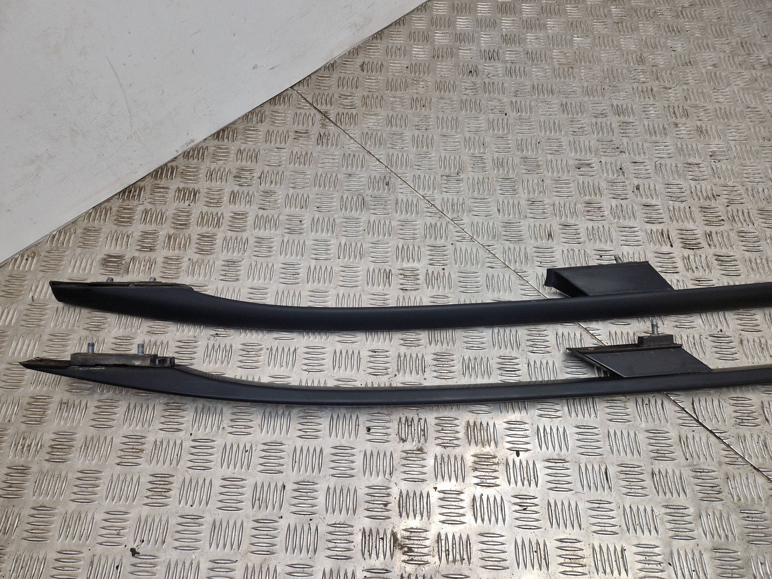 Kattotelineet Mercedes-Benz ML W164 UVY60932