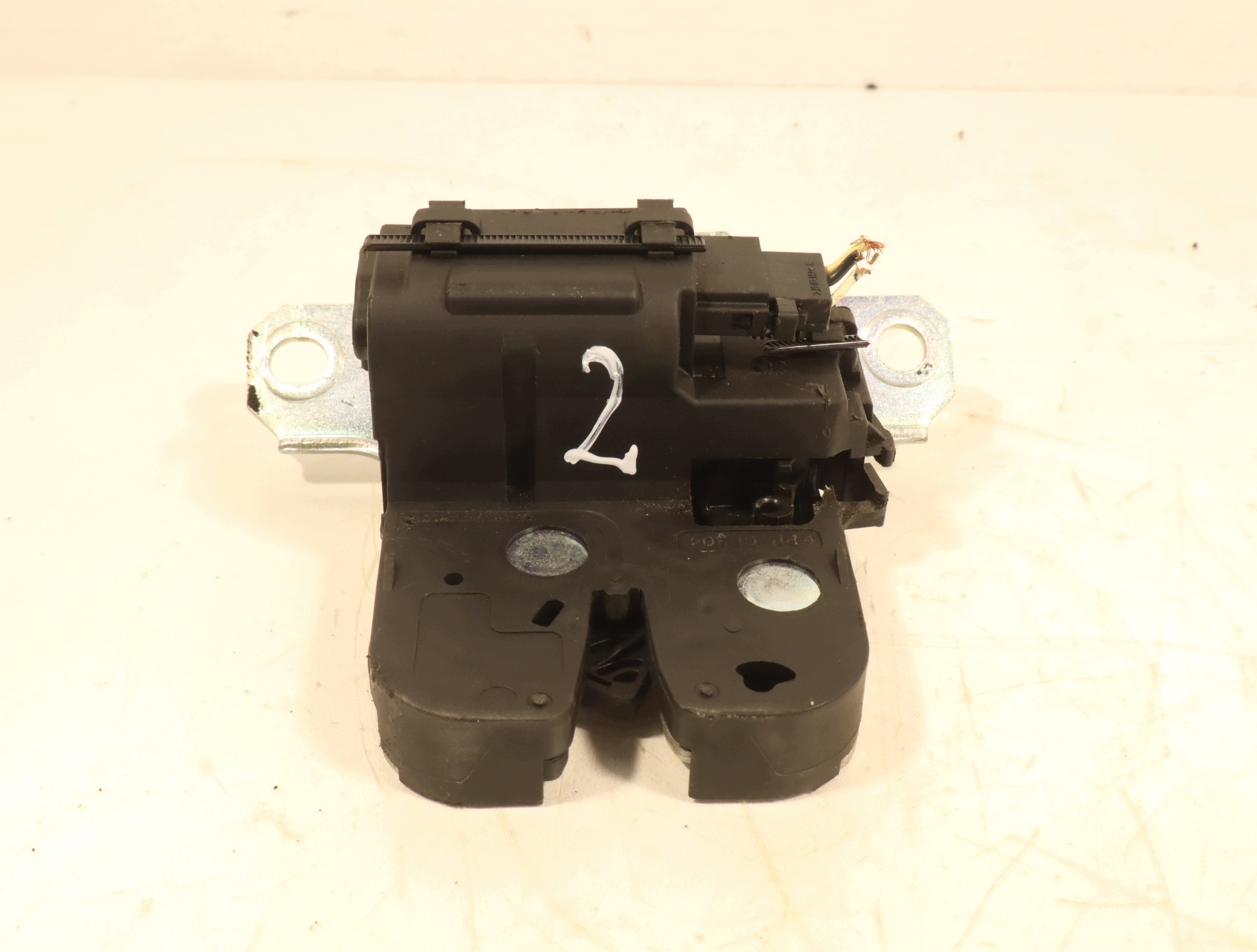 Serrure de hayon Opel Insignia A (Q11235) image 2