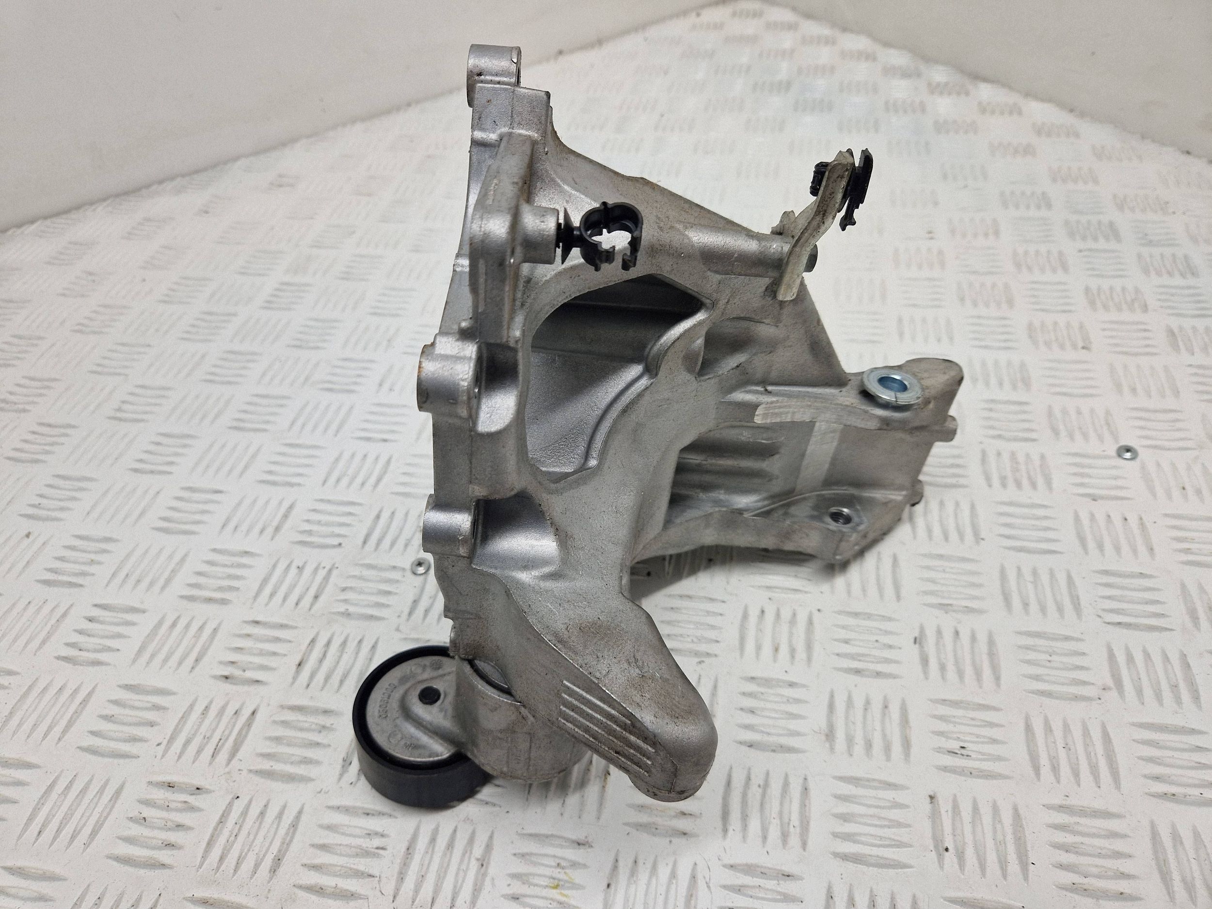 Fixation Pompe à Carburant Jeep Renegade 46349559 image 3
