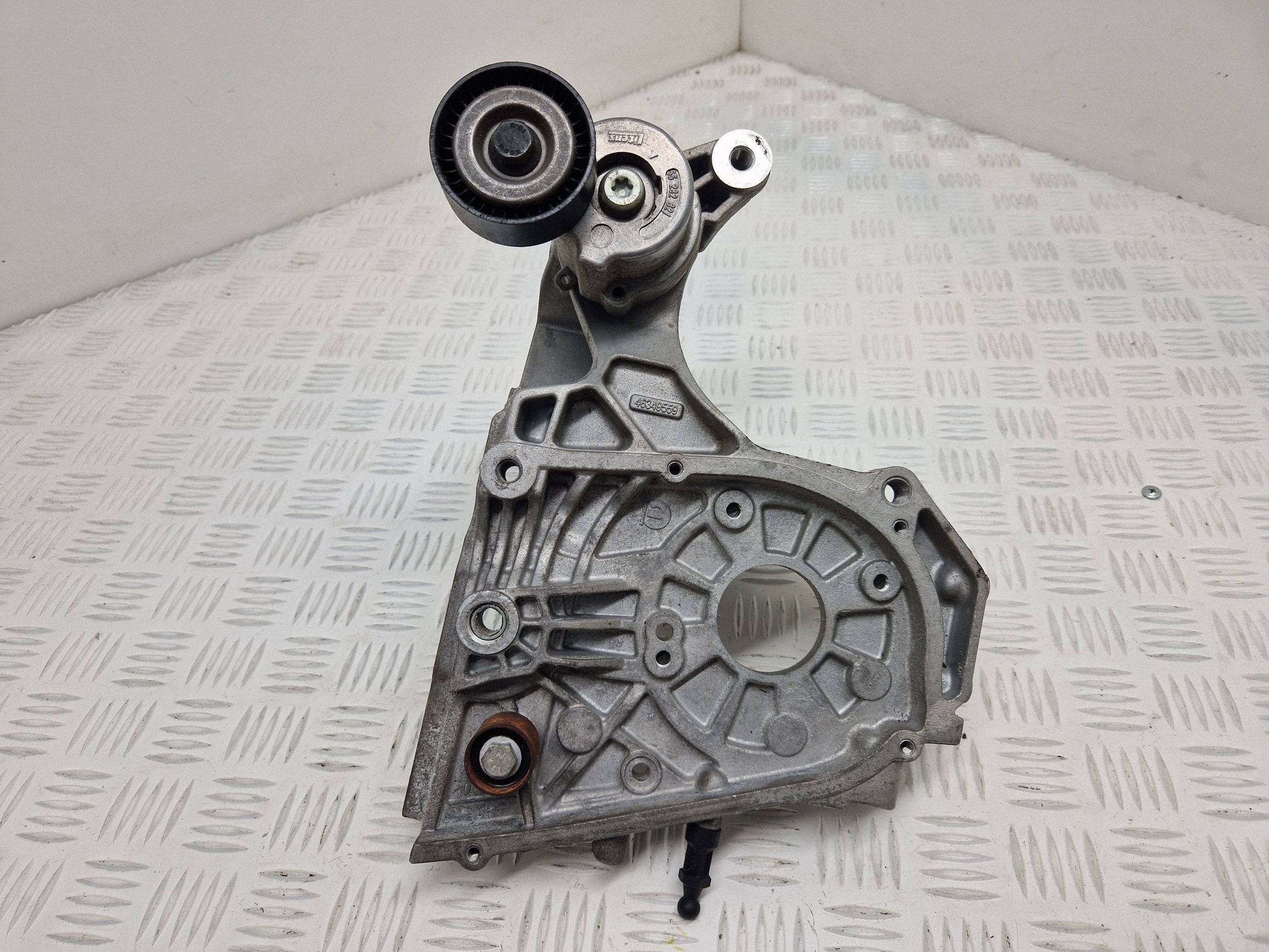 Fixation Pompe à Carburant Jeep Renegade 46349559 image 5