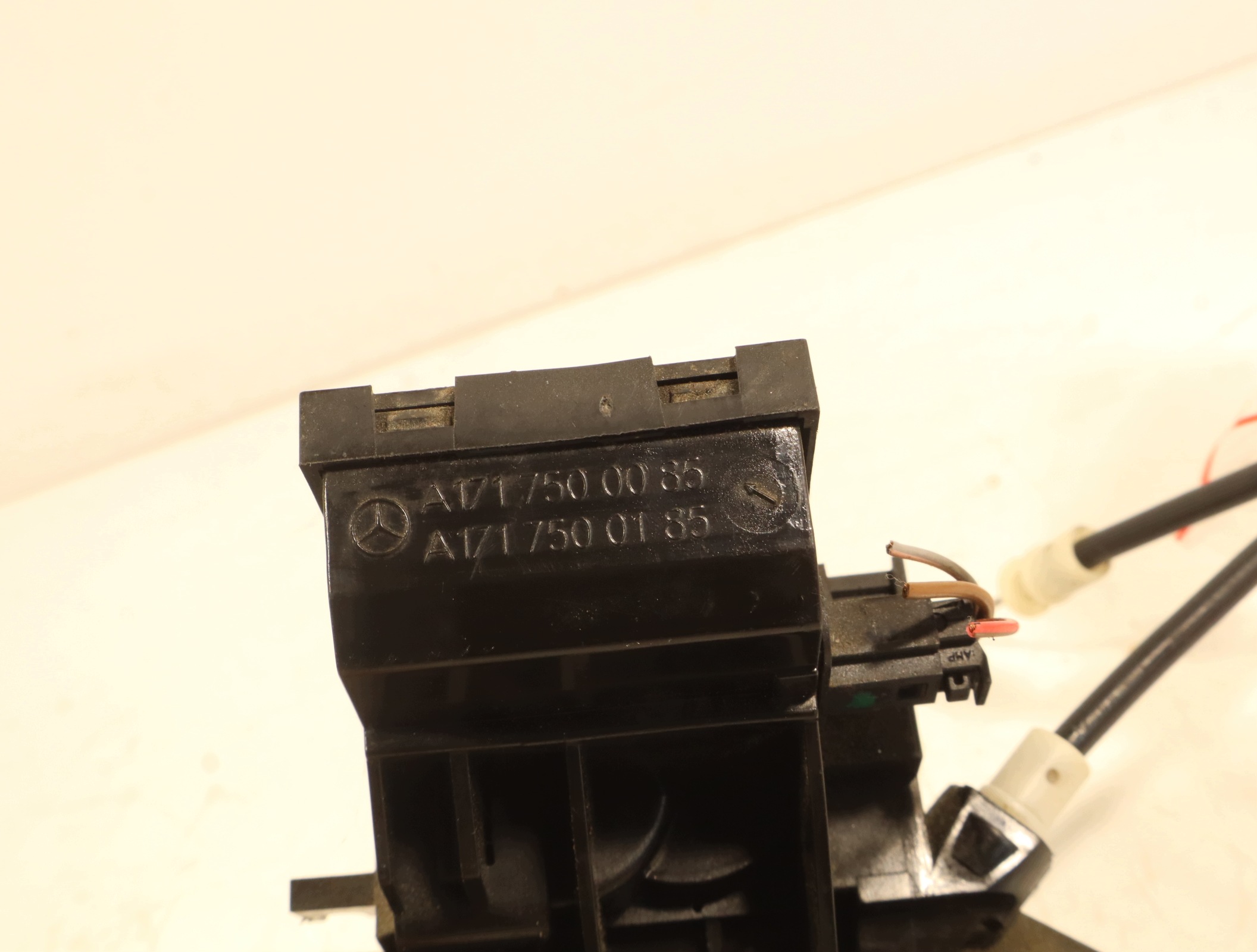 Serrure de coffre Mercedes W211 A1717500035 image 7