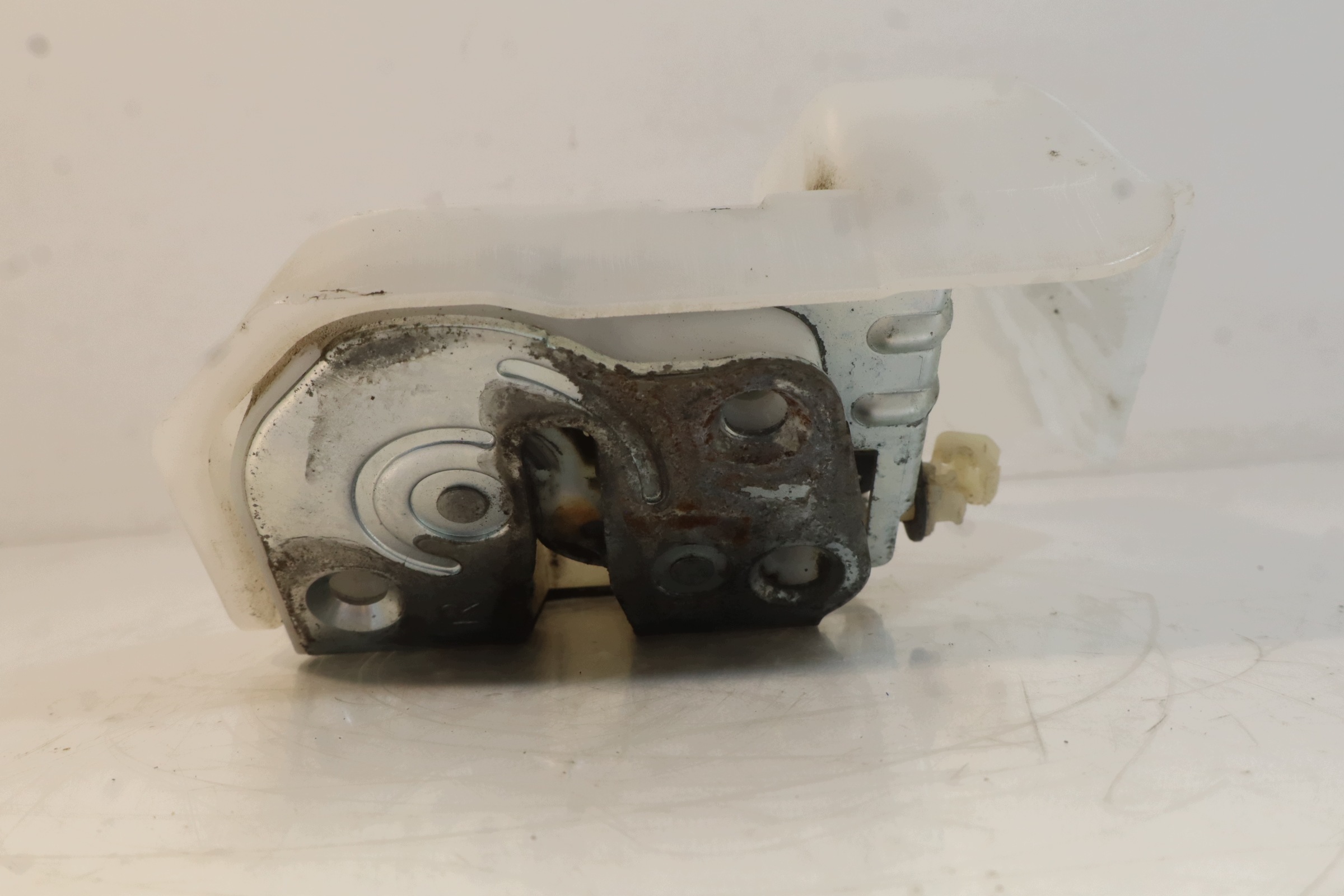Serrure de hayon Mazda 5 II (Q12345) image 3