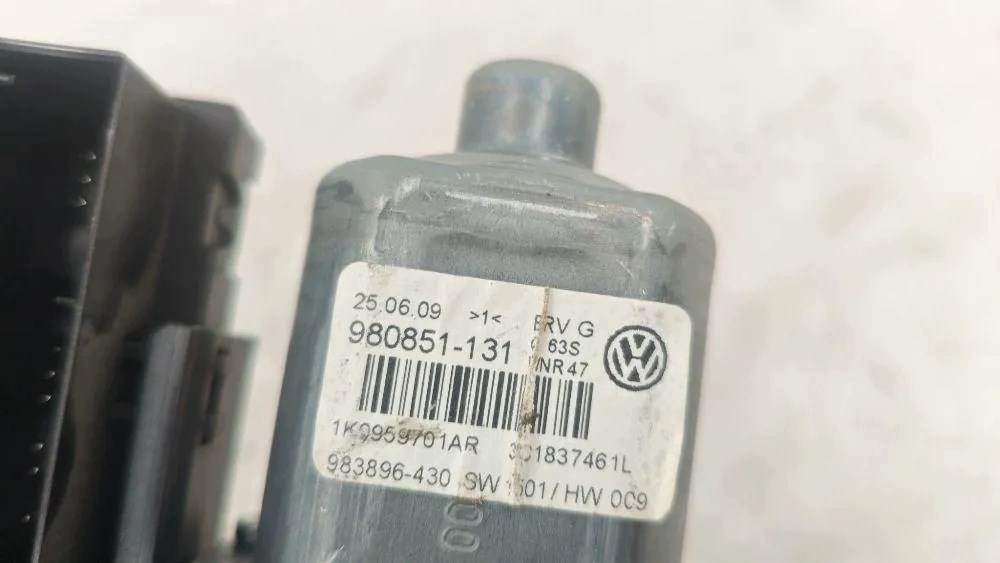 Moteur lève-vitre avant gauche VW Passat Variant B6 image 7
