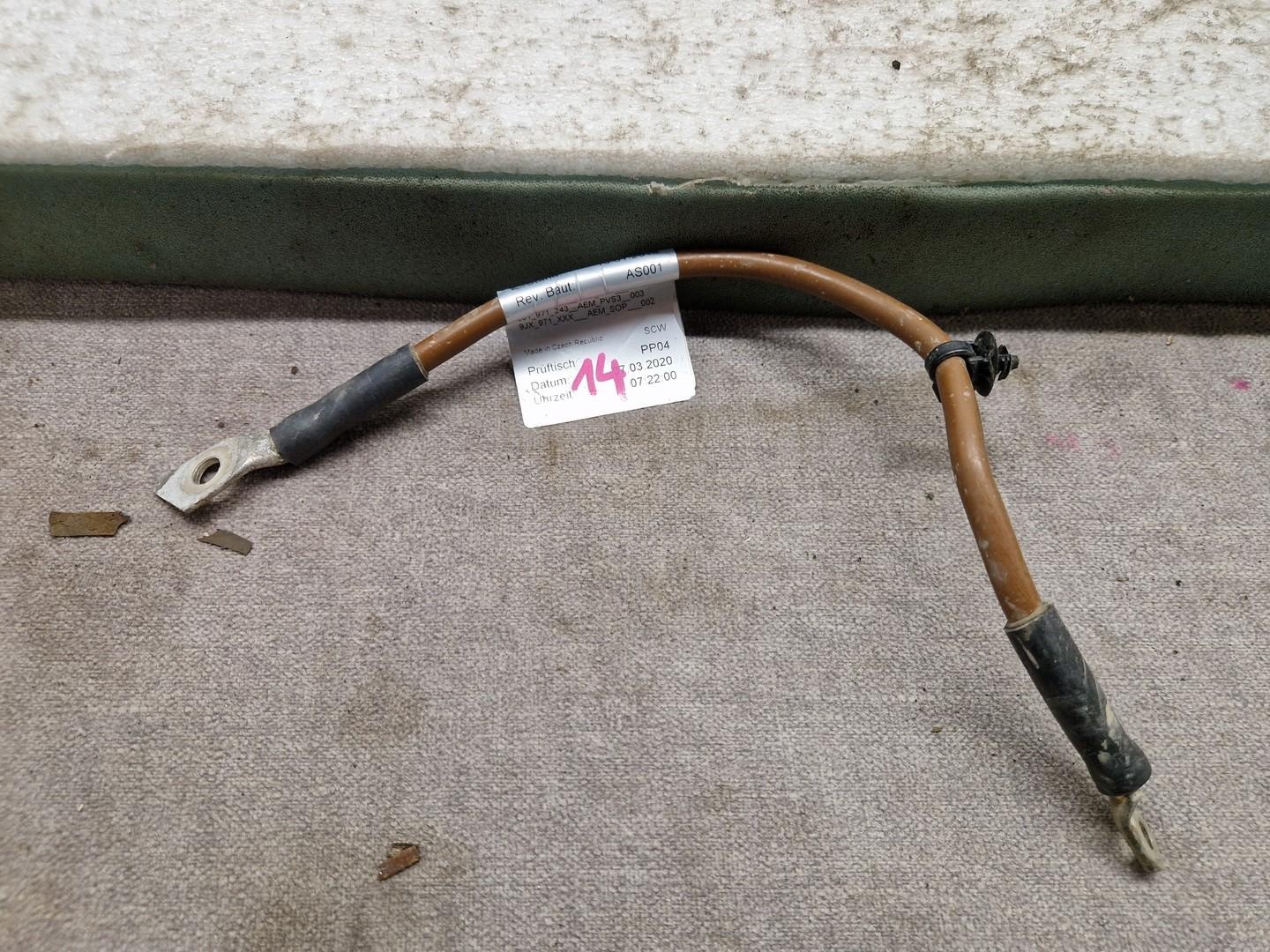 Porsche Taycan Câble Batterie Moins OE 9J1971243 image 2