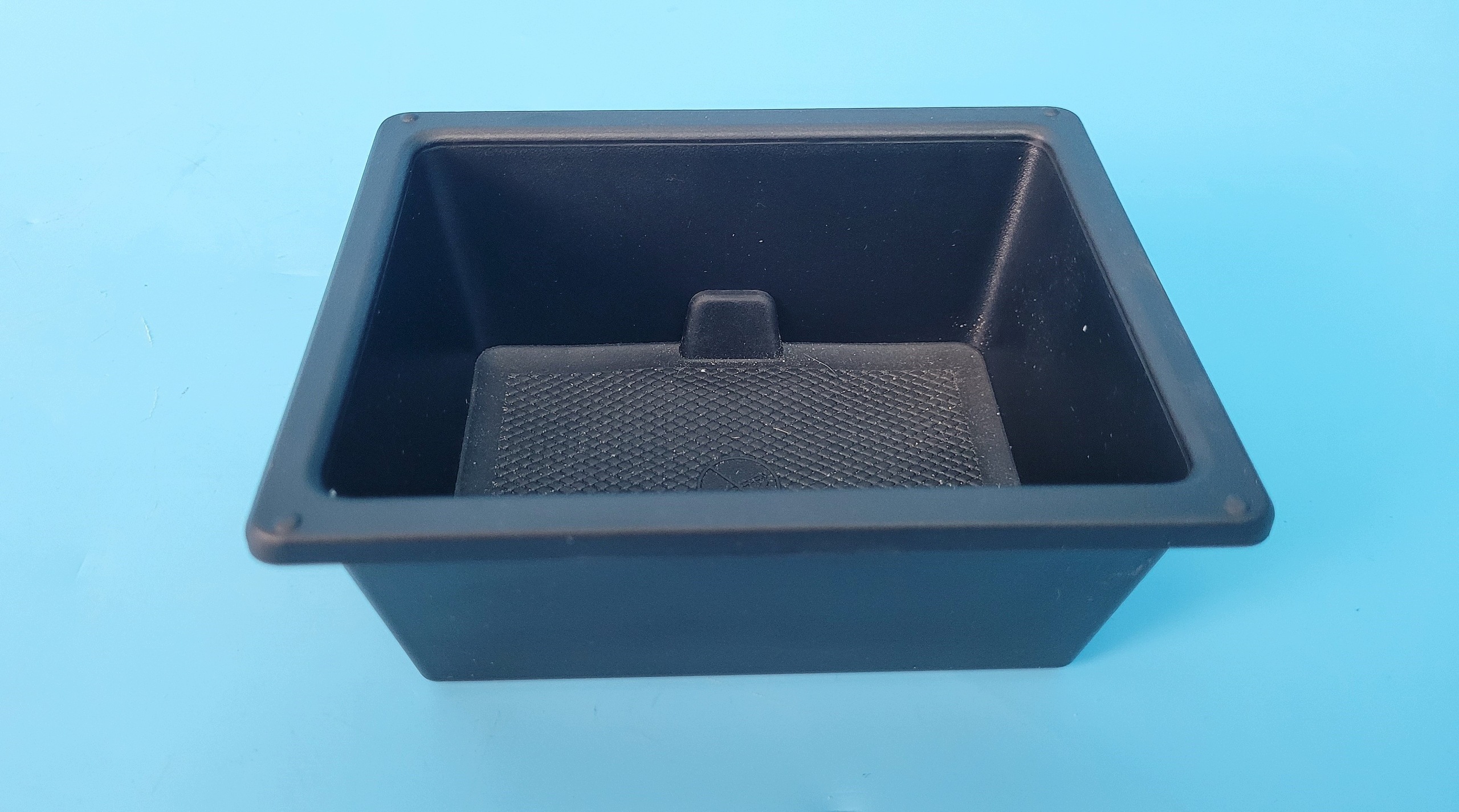 Mercedes W254 X254 GLC 300de Console Storage image 3