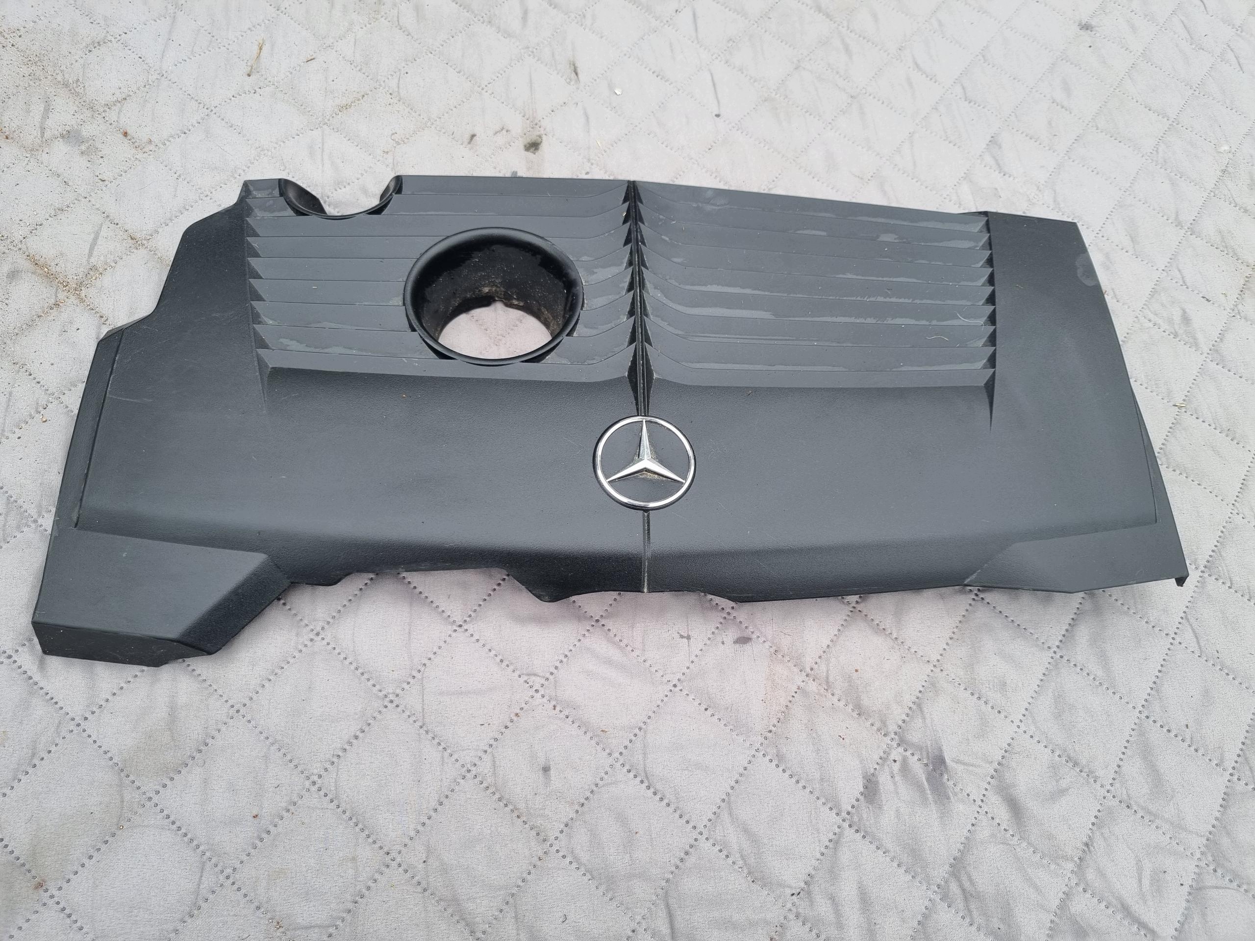 Moottorin suojalevy Mercedes W246 2.0 A2700108203