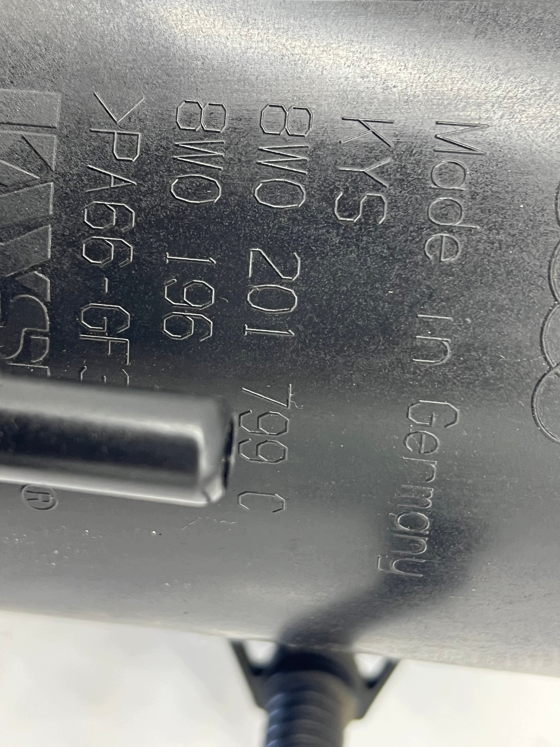 Audi A4 B9 A5 8W A8 Aktiivihiilisäiliö 8W0201799C image 7