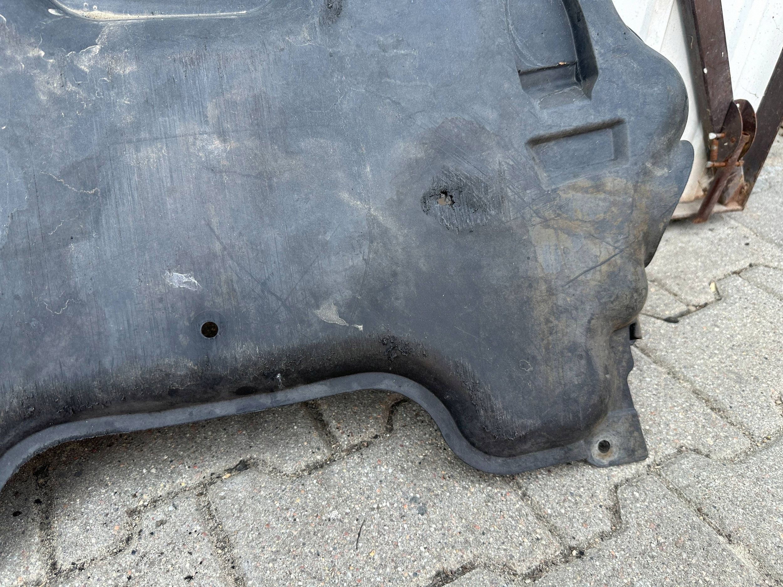 Mercedes-Benz A2115204323 Motorabdeckung image 4
