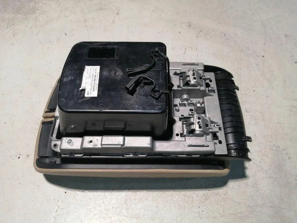 Armstöd främre mittunnel Audi A8 S8 D4 4H0863075N image 3