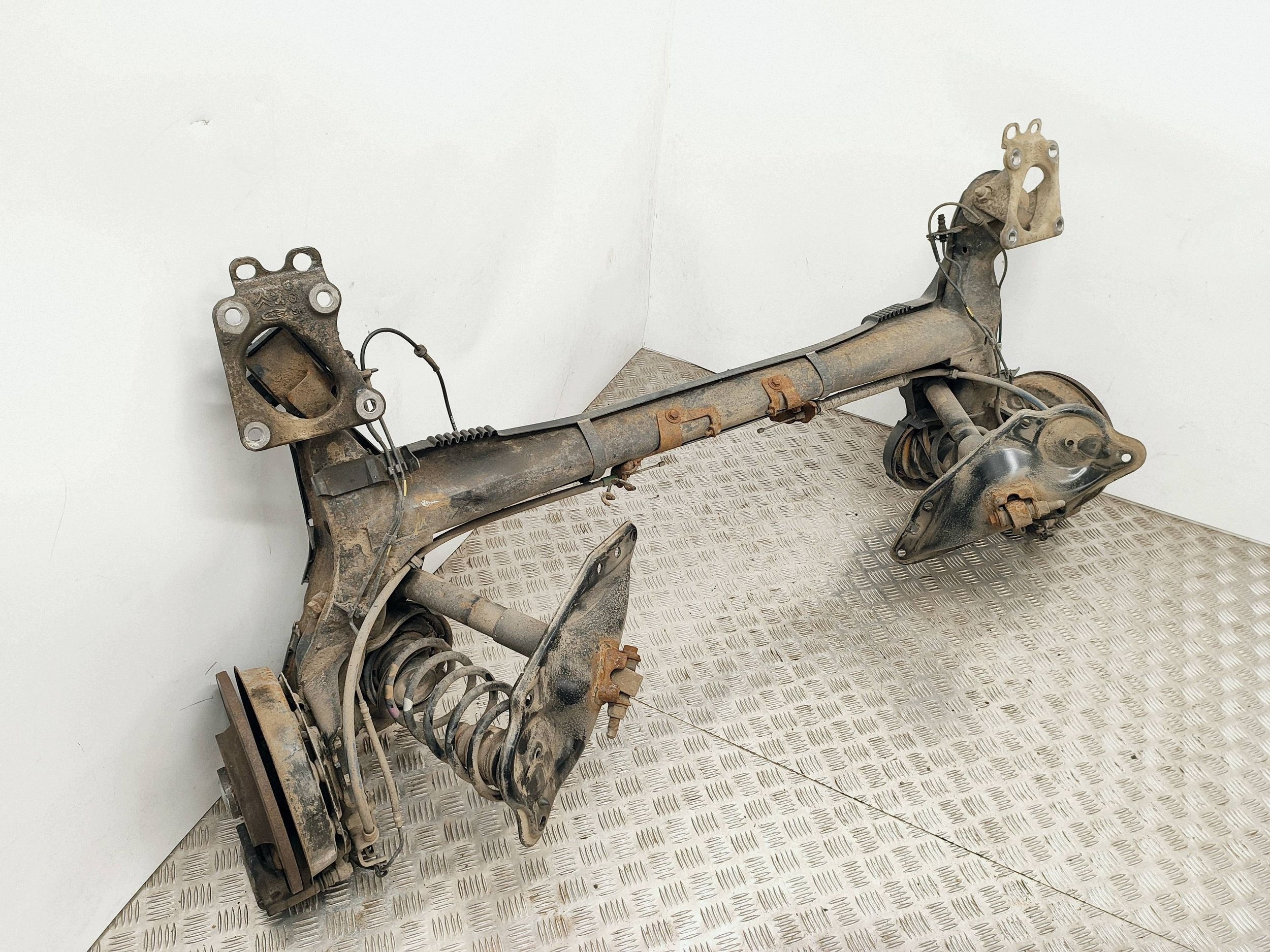 Citroen DS5 Rear Beam 9684349480 image 3