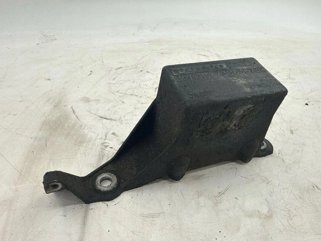 Soporte de motor derecho VOLVO S60 I 30645159 2.4L diésel 120kW 2004 image 2