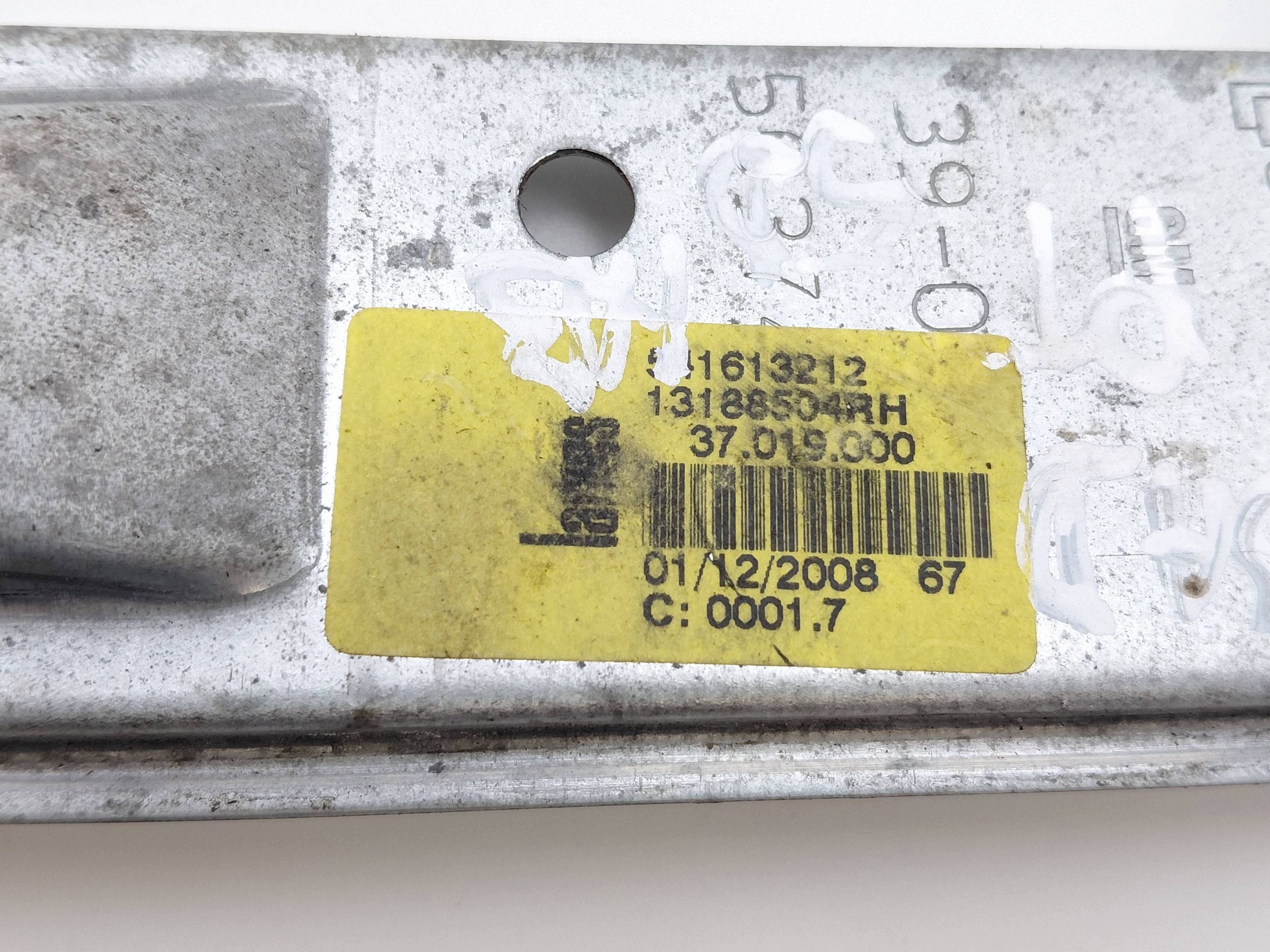 Lasi-ikkunan nostin Opel Corsa D oikea taka