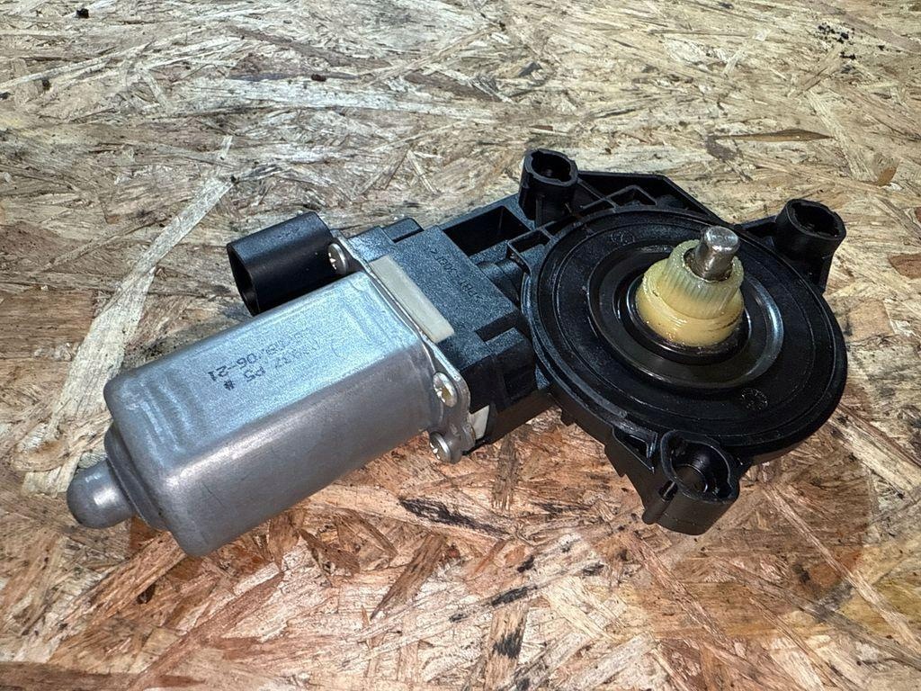 Alfa Romeo 159 2007 Regulator szyby przedni prawy image 2