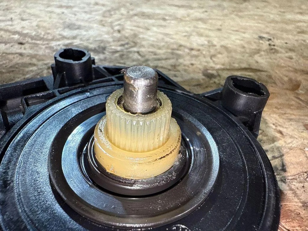 Alfa Romeo 159 2007 Regulator szyby przedni prawy image 3