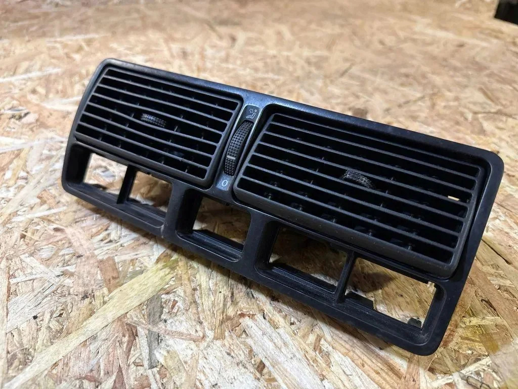 Prise d'air console VW Golf IV 1J0819734B