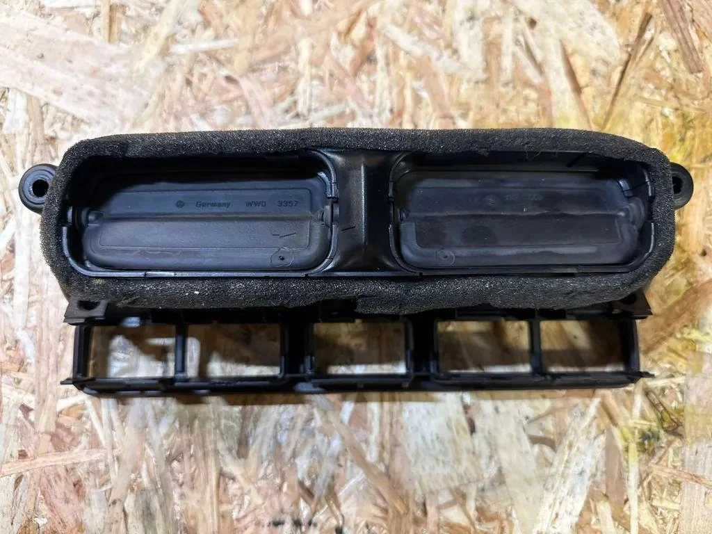 Prise d'air console VW Golf IV 1J0819734B image 5