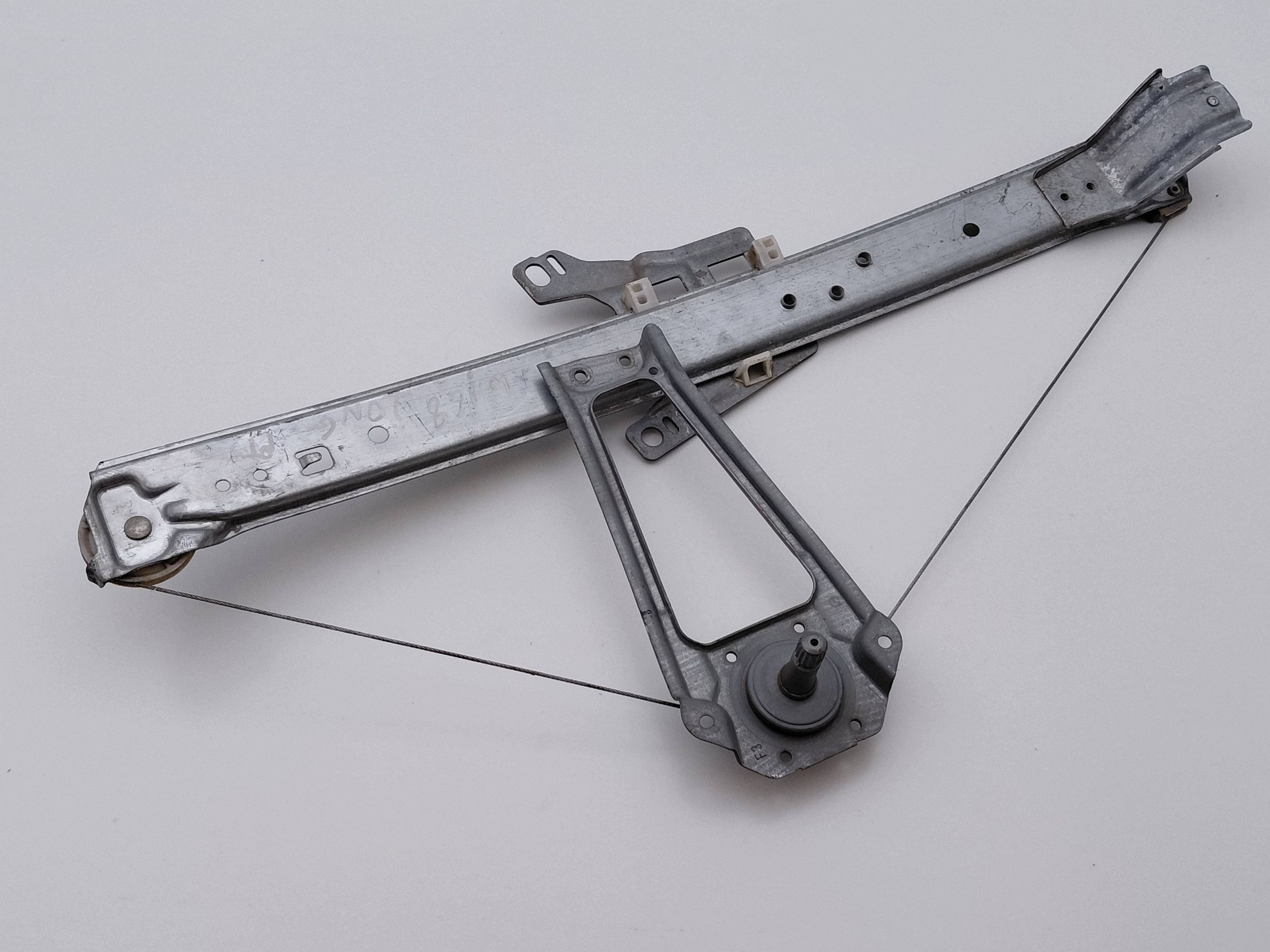 Fensterheber manuell rechts hinten Mercedes A W168 image 4