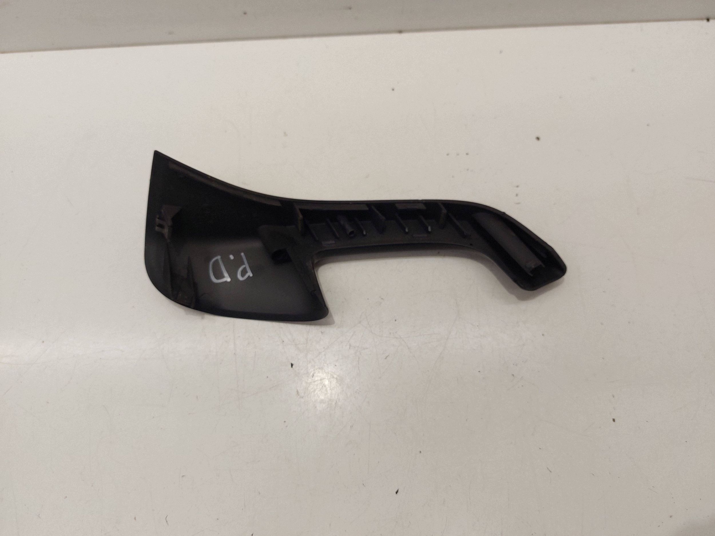 Volkswagen Golf V sisäkahvan peitepaneeli