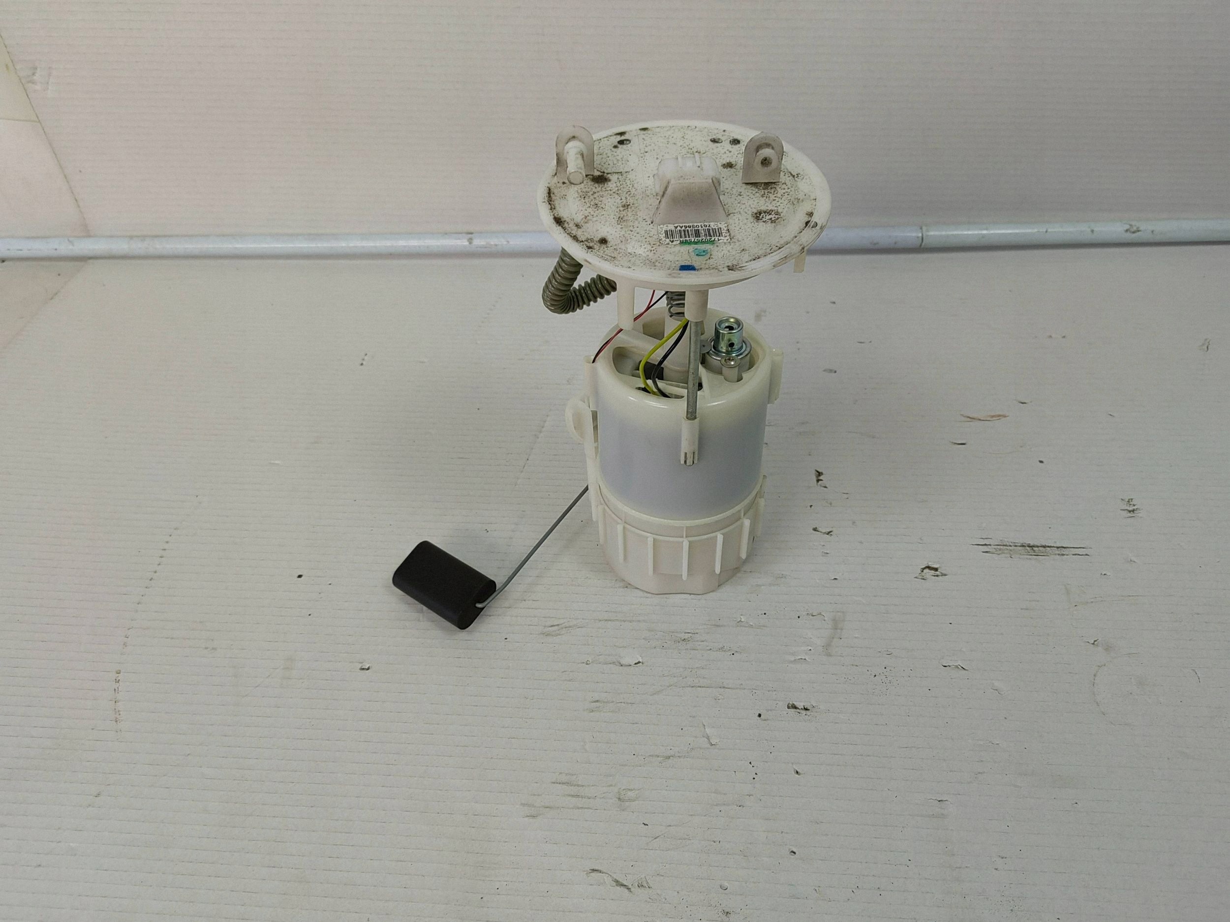 Dacia OE 172025758R Fuel Pump with Float image 3