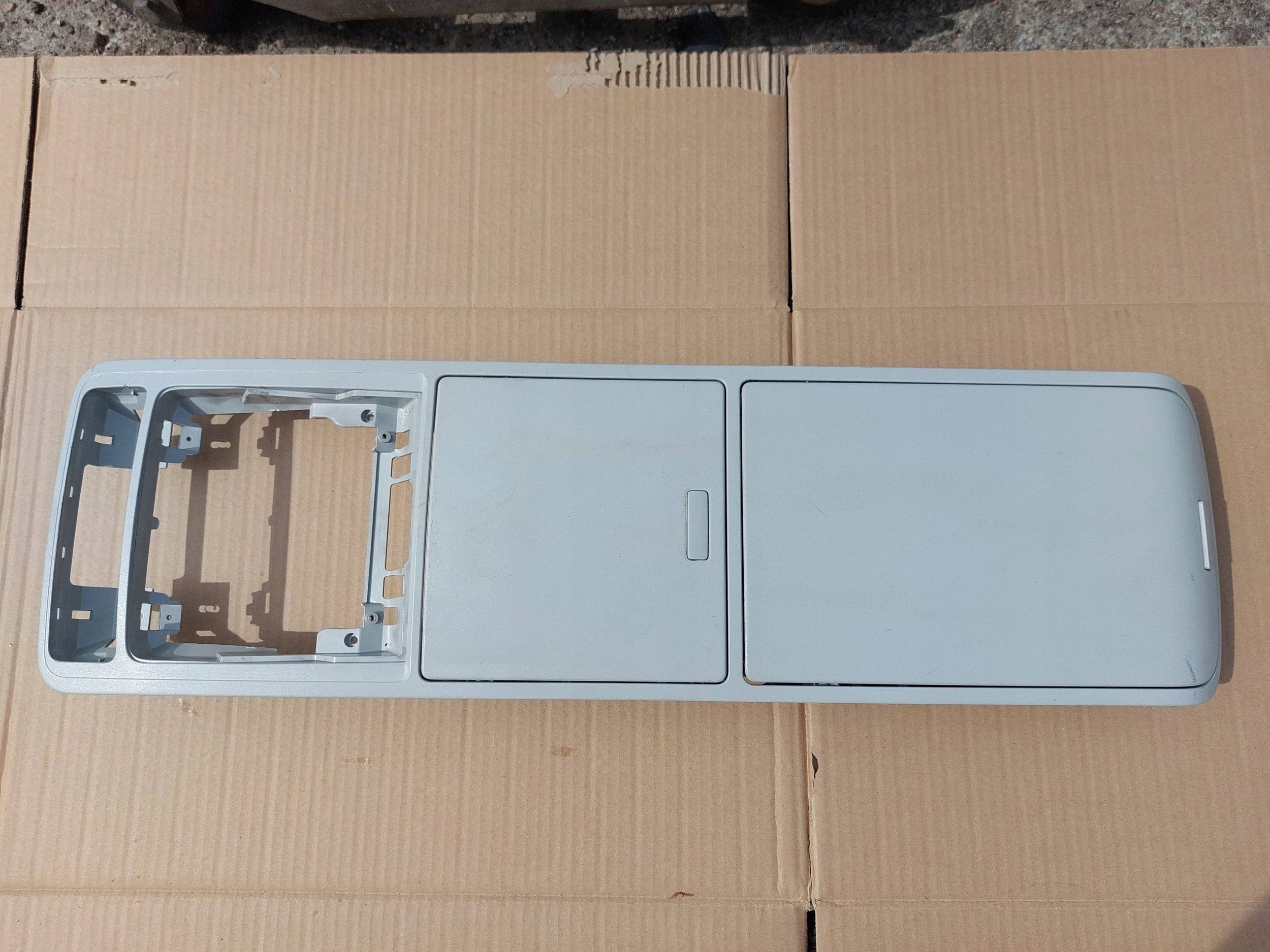 Compartimento VW Touran 1T3 1T0868403D Usado image 2