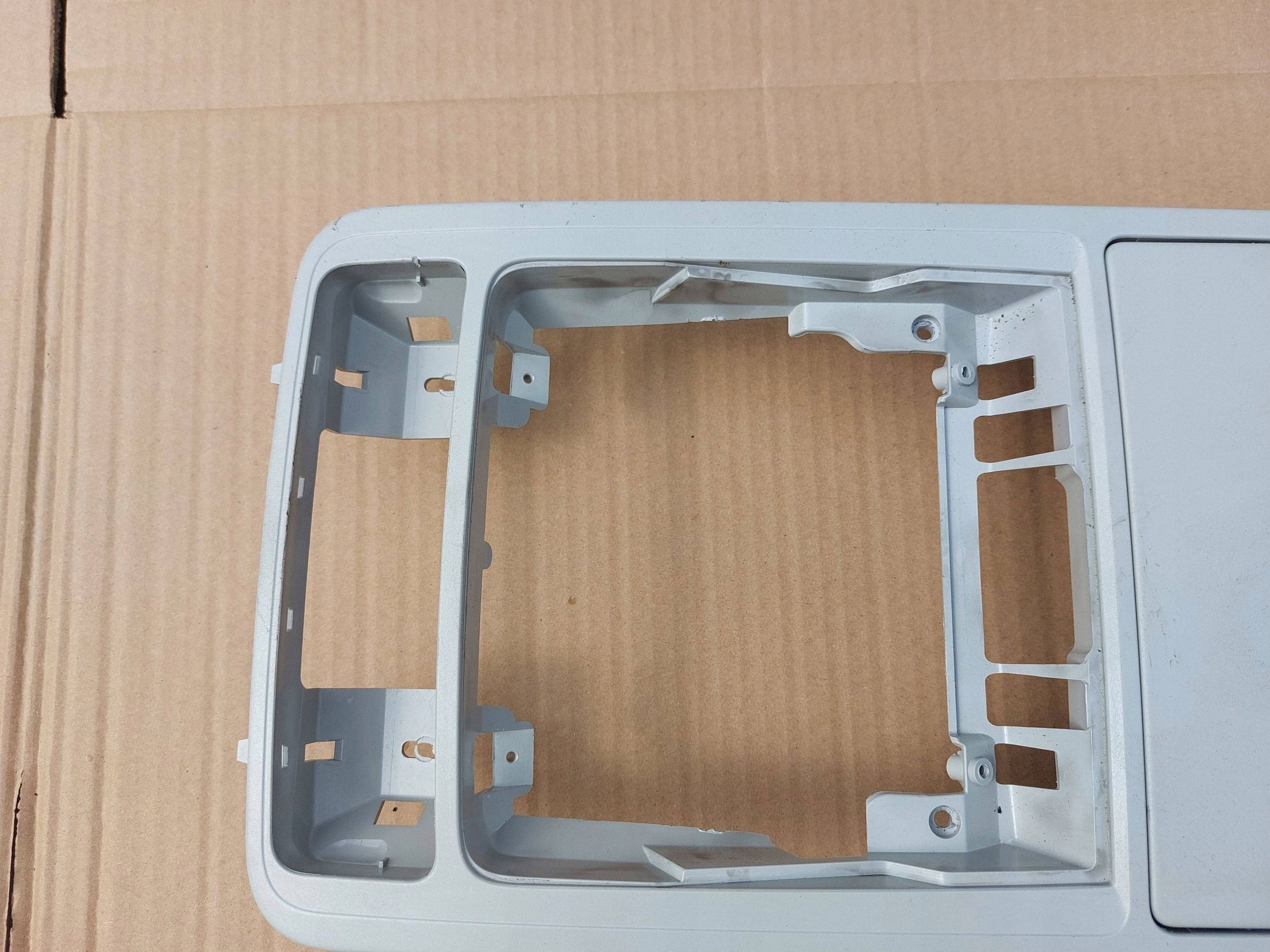 Compartimento VW Touran 1T3 1T0868403D Usado image 4
