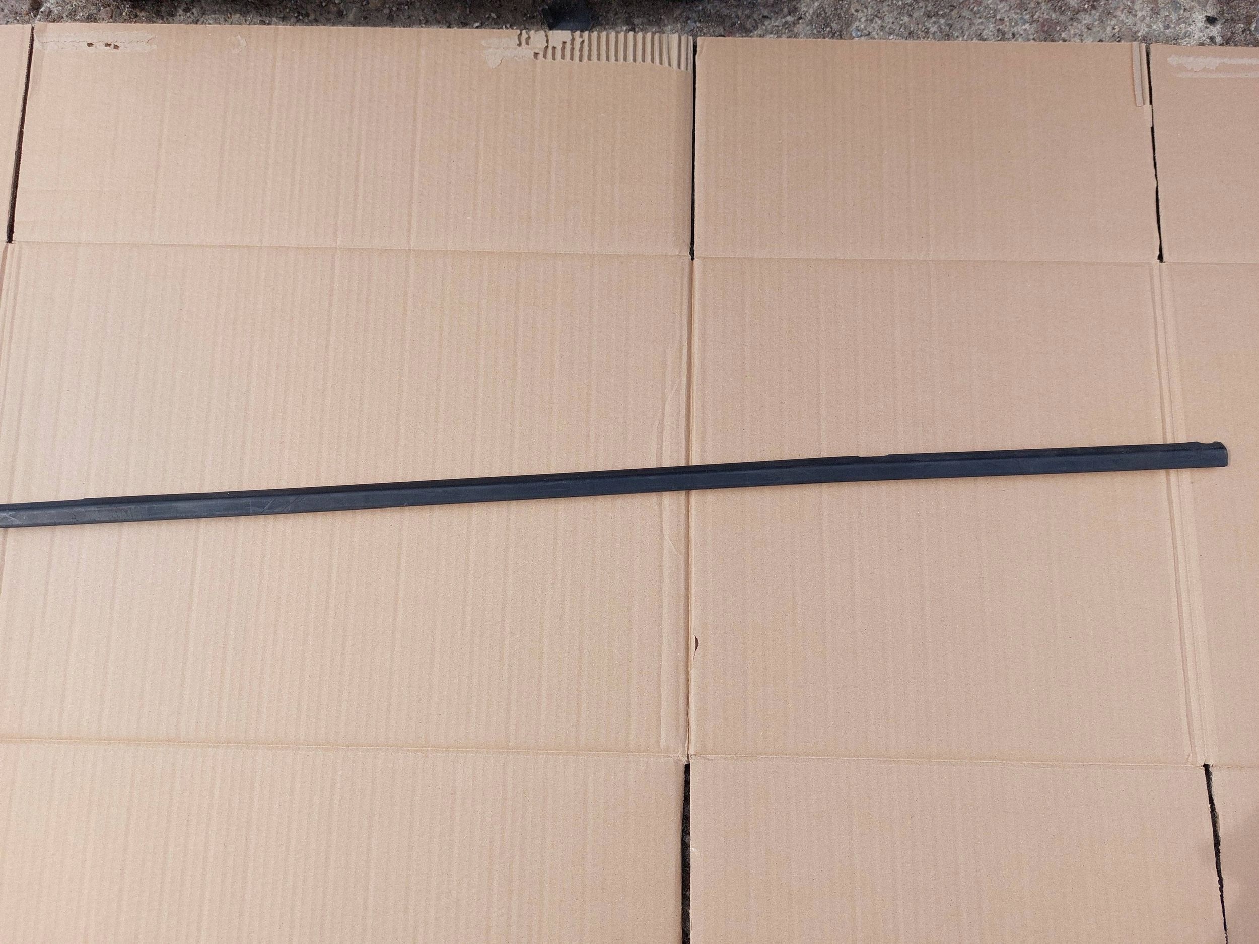 VW Touran 1T Türdichtung vorne links 1T0839477E image 2