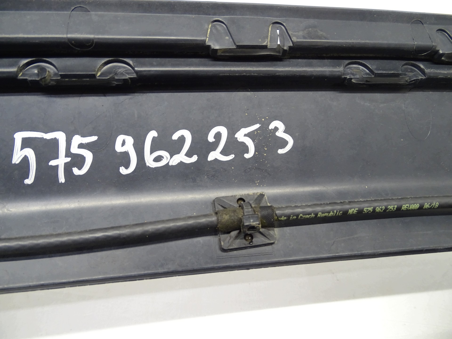 Diffuseur arrière SEAT ATECA 575807568C image 8