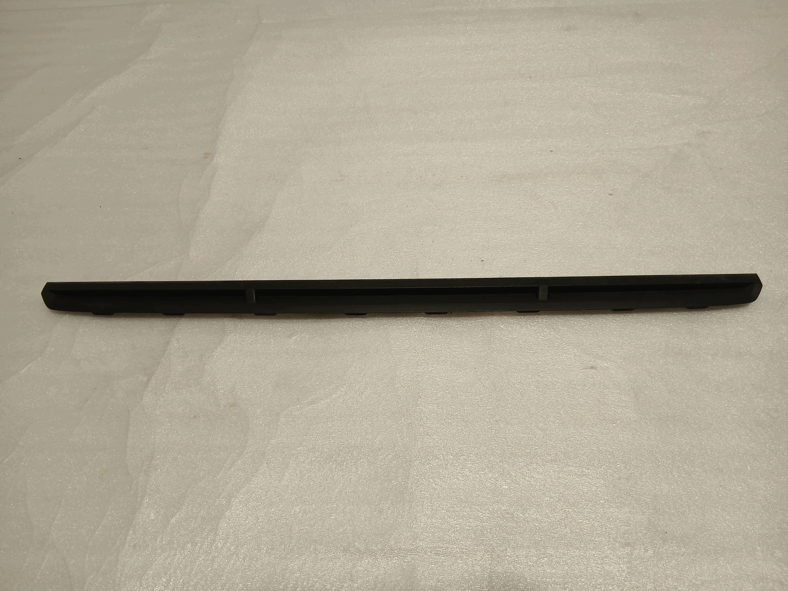 Audi A4 B9 LIFT Baguette Calandre 8W0807801 image 2