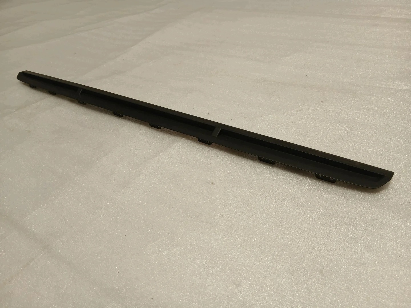 Audi A4 B9 LIFT Baguette Calandre 8W0807801 image 4