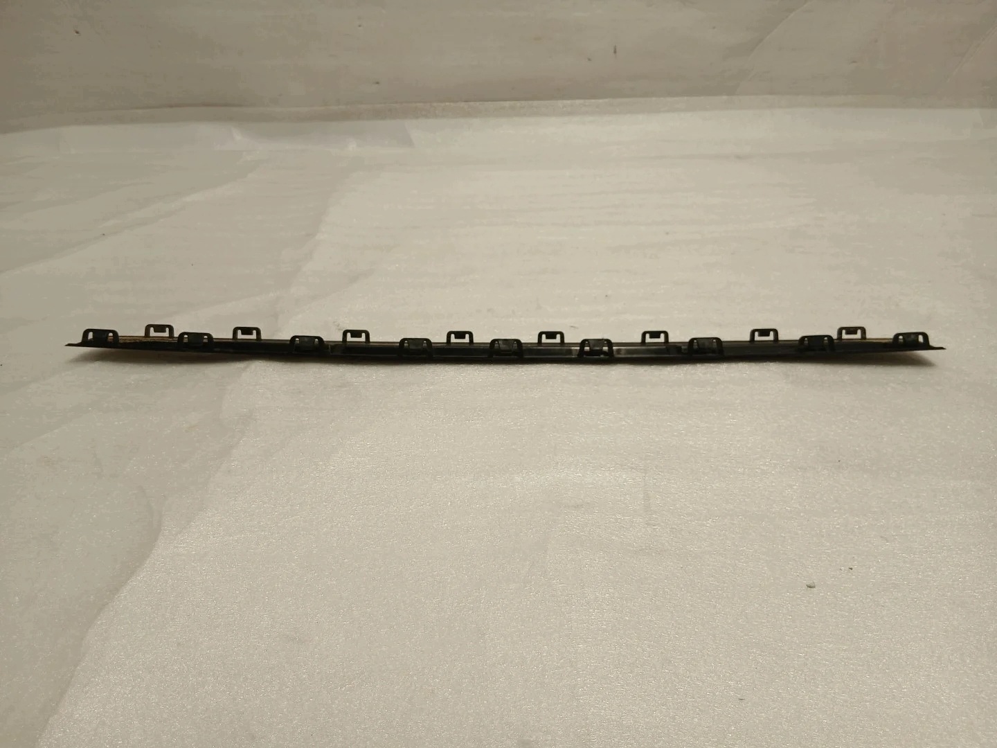 Audi A4 B9 LIFT Baguette Calandre 8W0807801 image 6