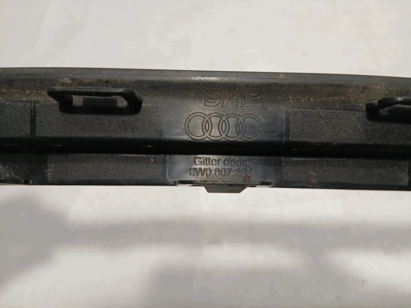 Audi A4 B9 LIFT Baguette Calandre 8W0807801 image 7
