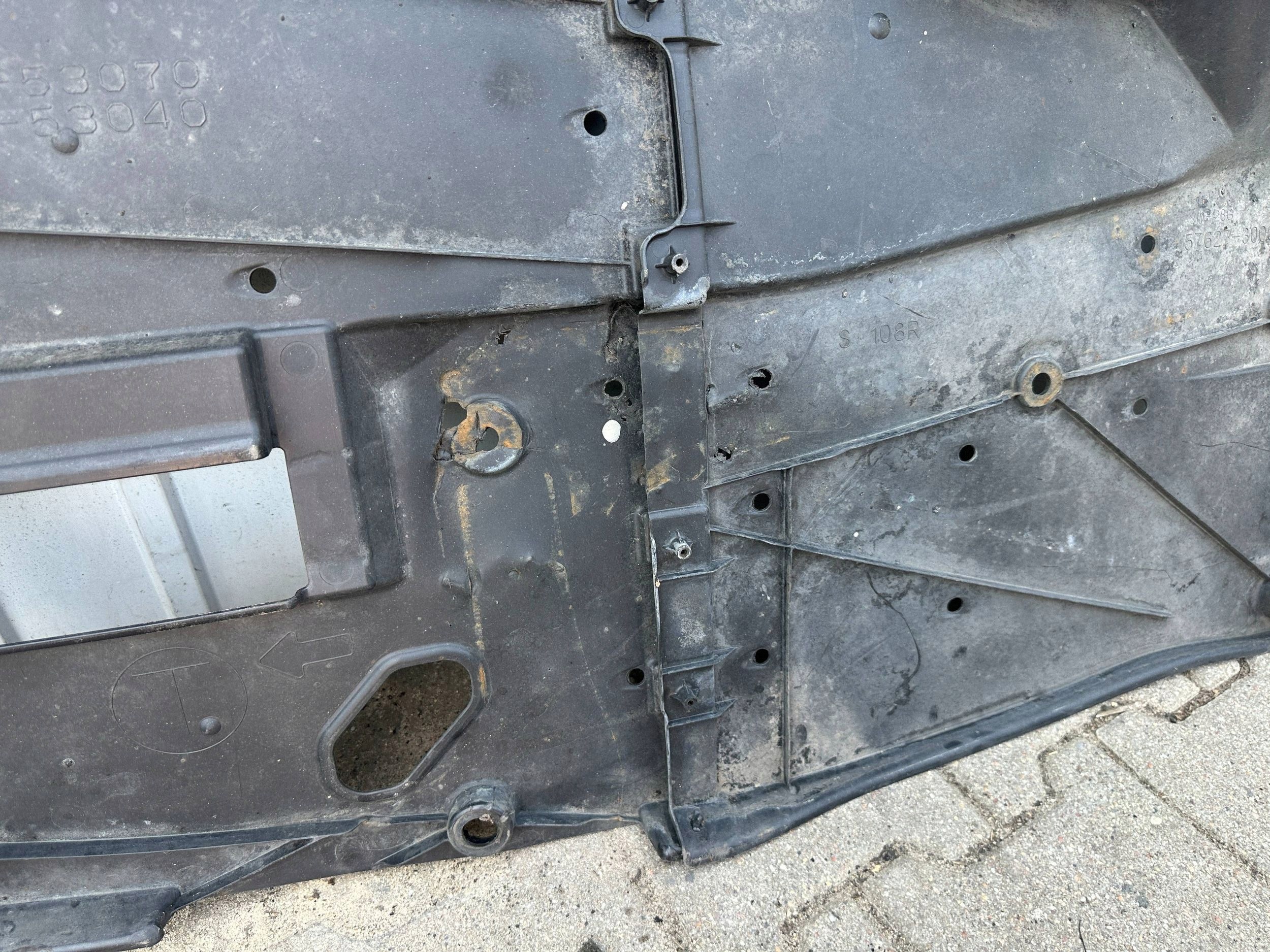 Lexus IS III achterste bodemplaat midden 5762730061 image 9