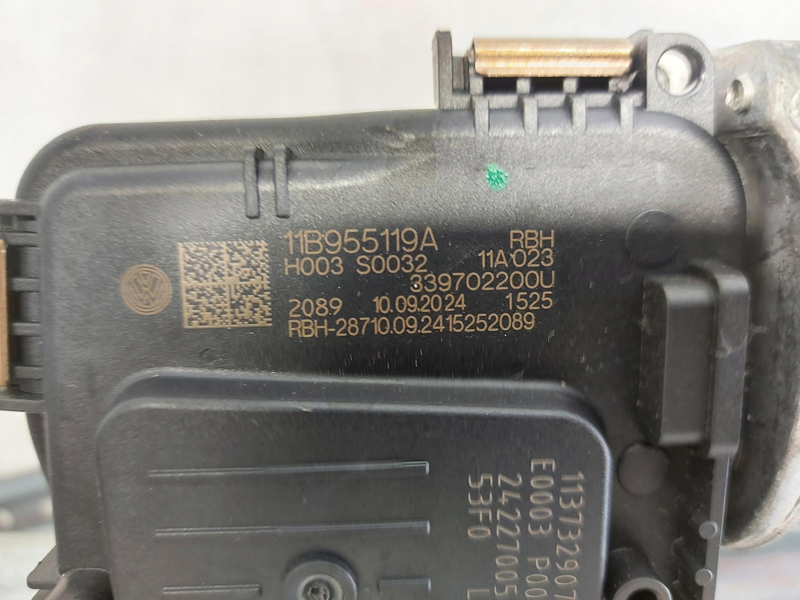 VW ID.4 Scheibenwischermechanismus vorne 11B955023A image 4