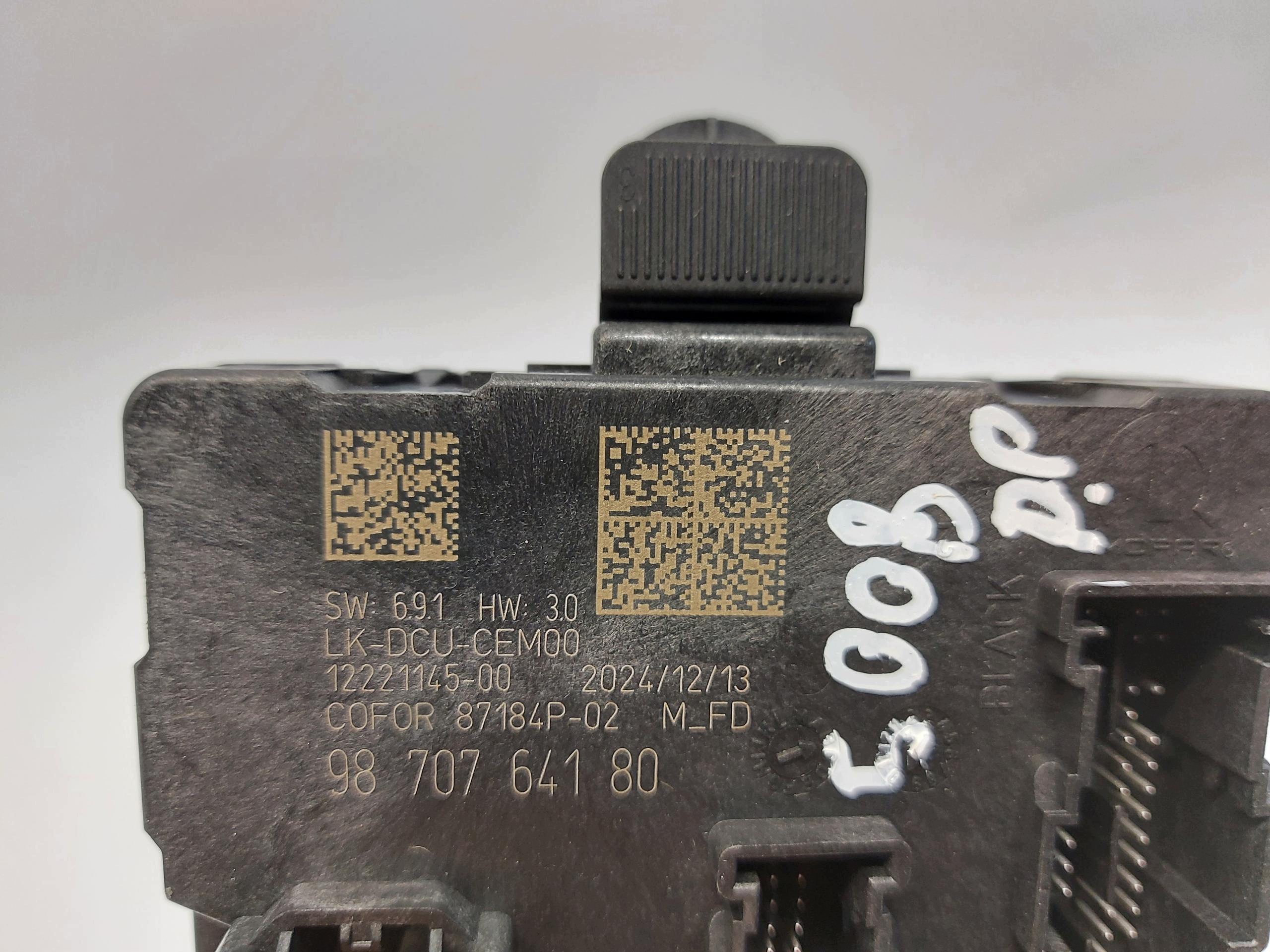 Peugeot 5008 III E5008 Türsteuergerät rechts vorne 9870764180 image 3